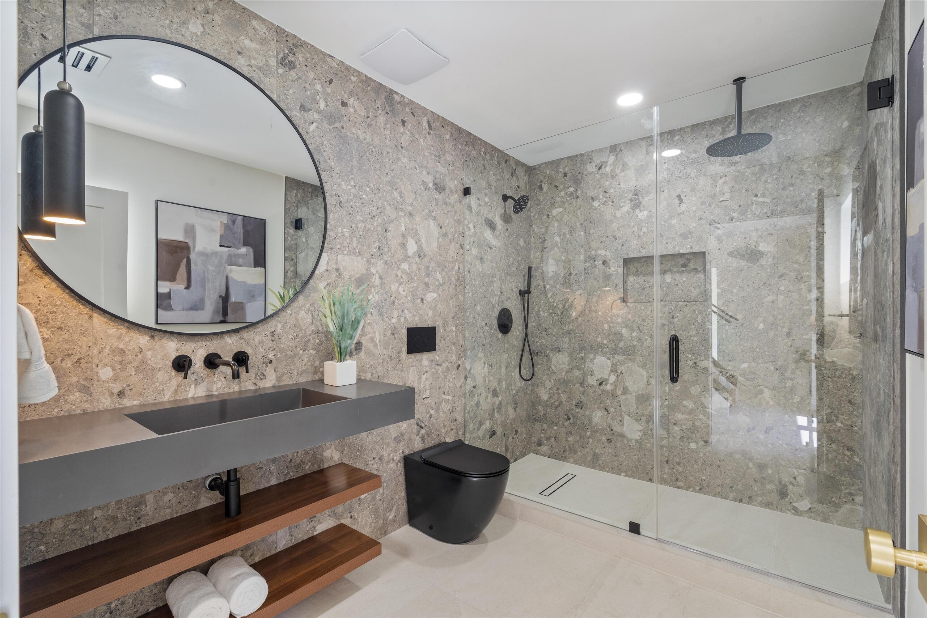 VENETIAN ISLES 1ST SEC - Residential