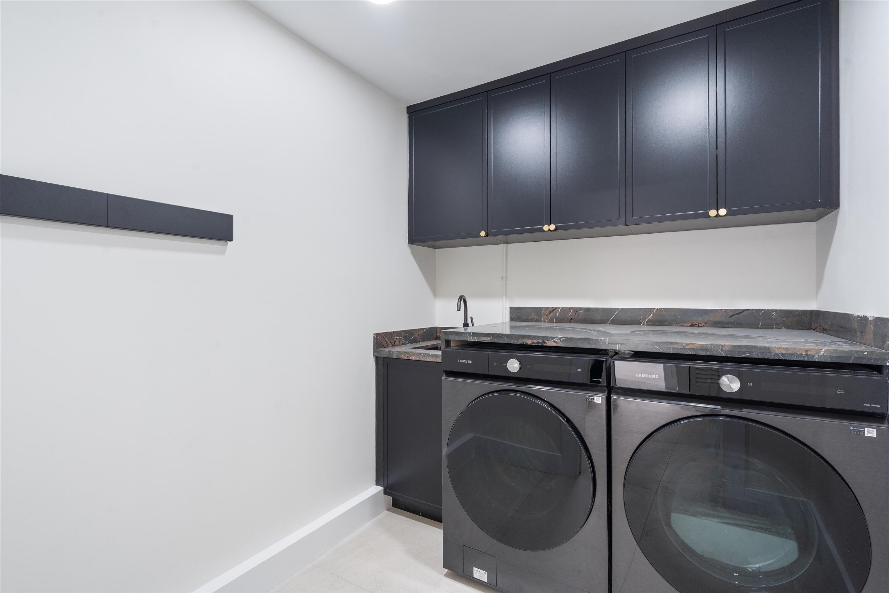 VENETIAN ISLES 1ST SEC - Residential