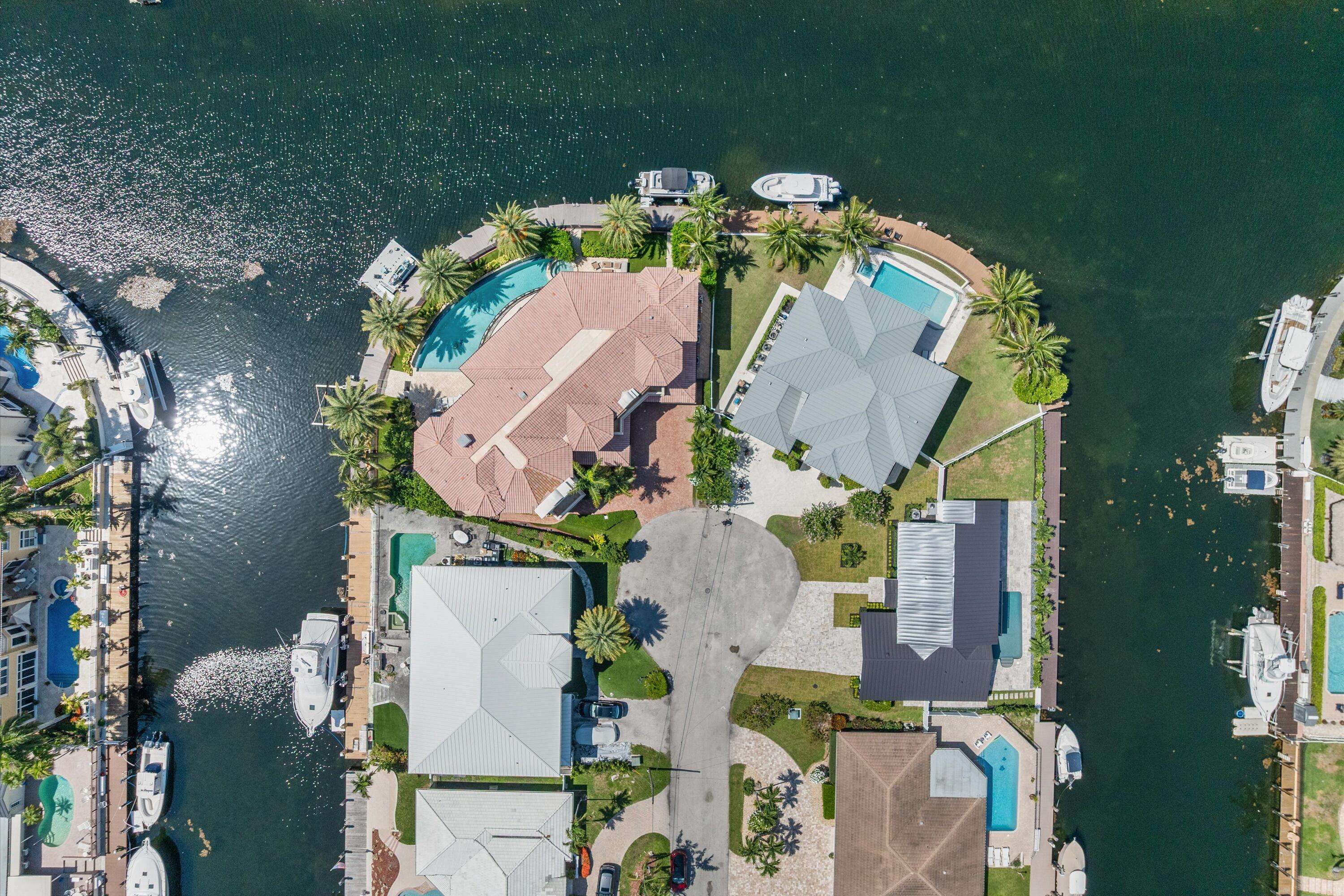 VENETIAN ISLES 1ST SEC - Residential