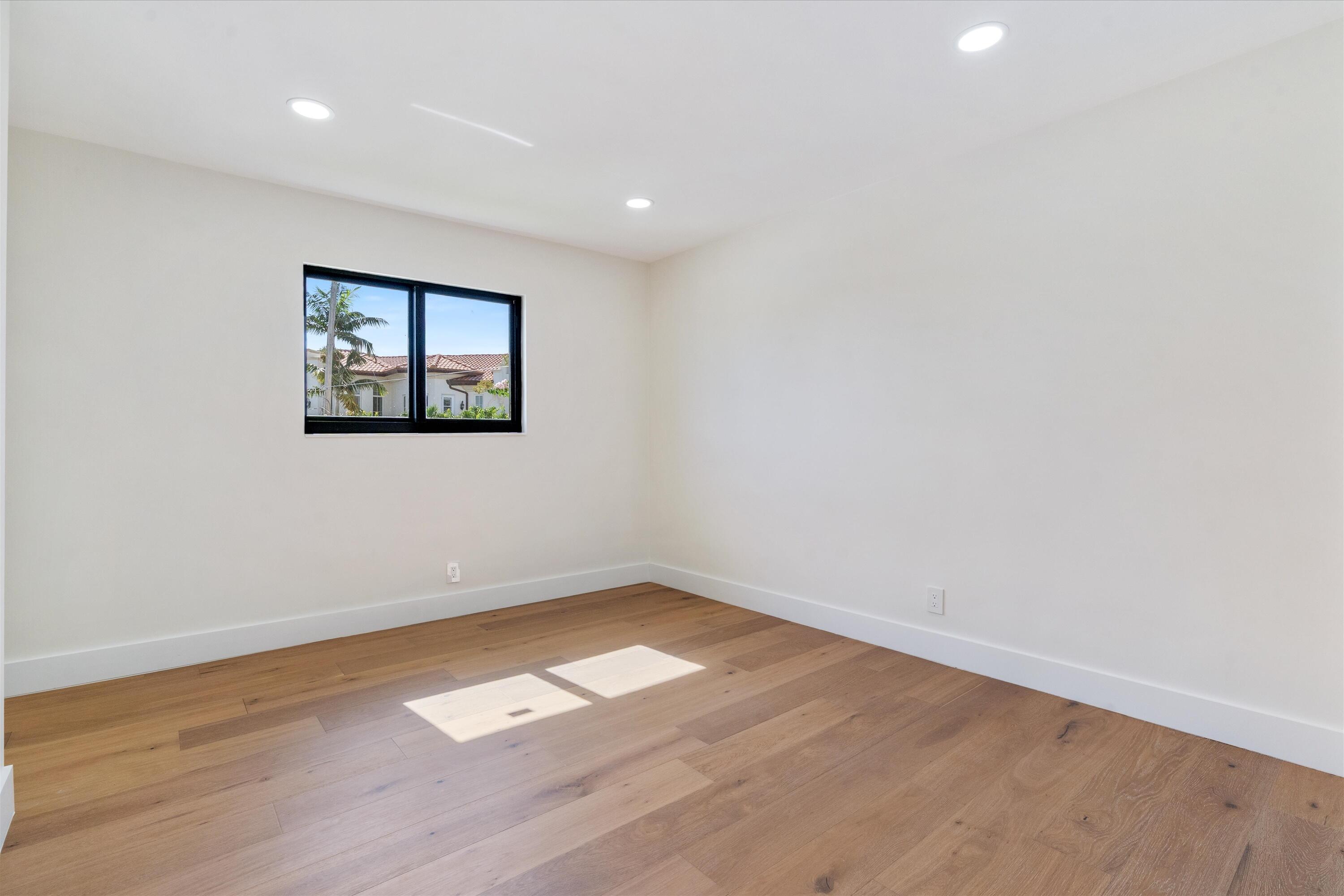 VENETIAN ISLES 1ST SEC - Residential