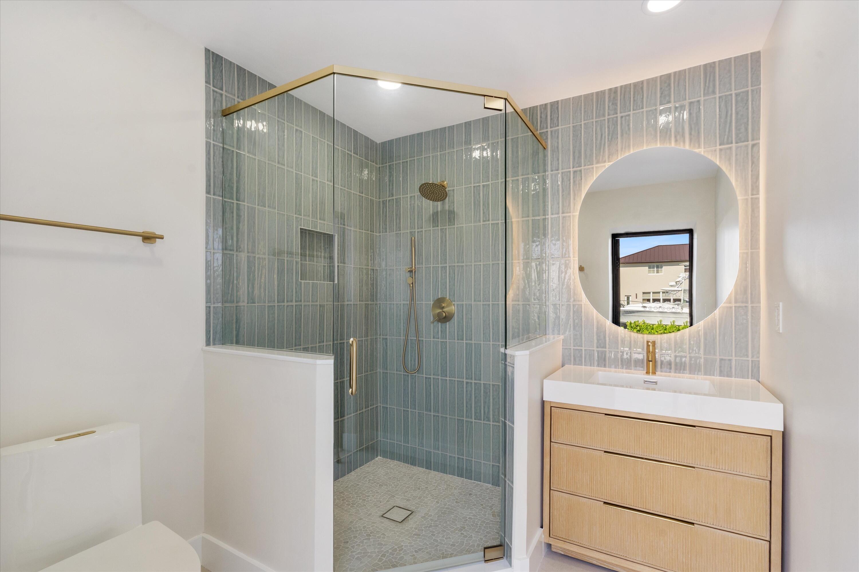 VENETIAN ISLES 1ST SEC - Residential