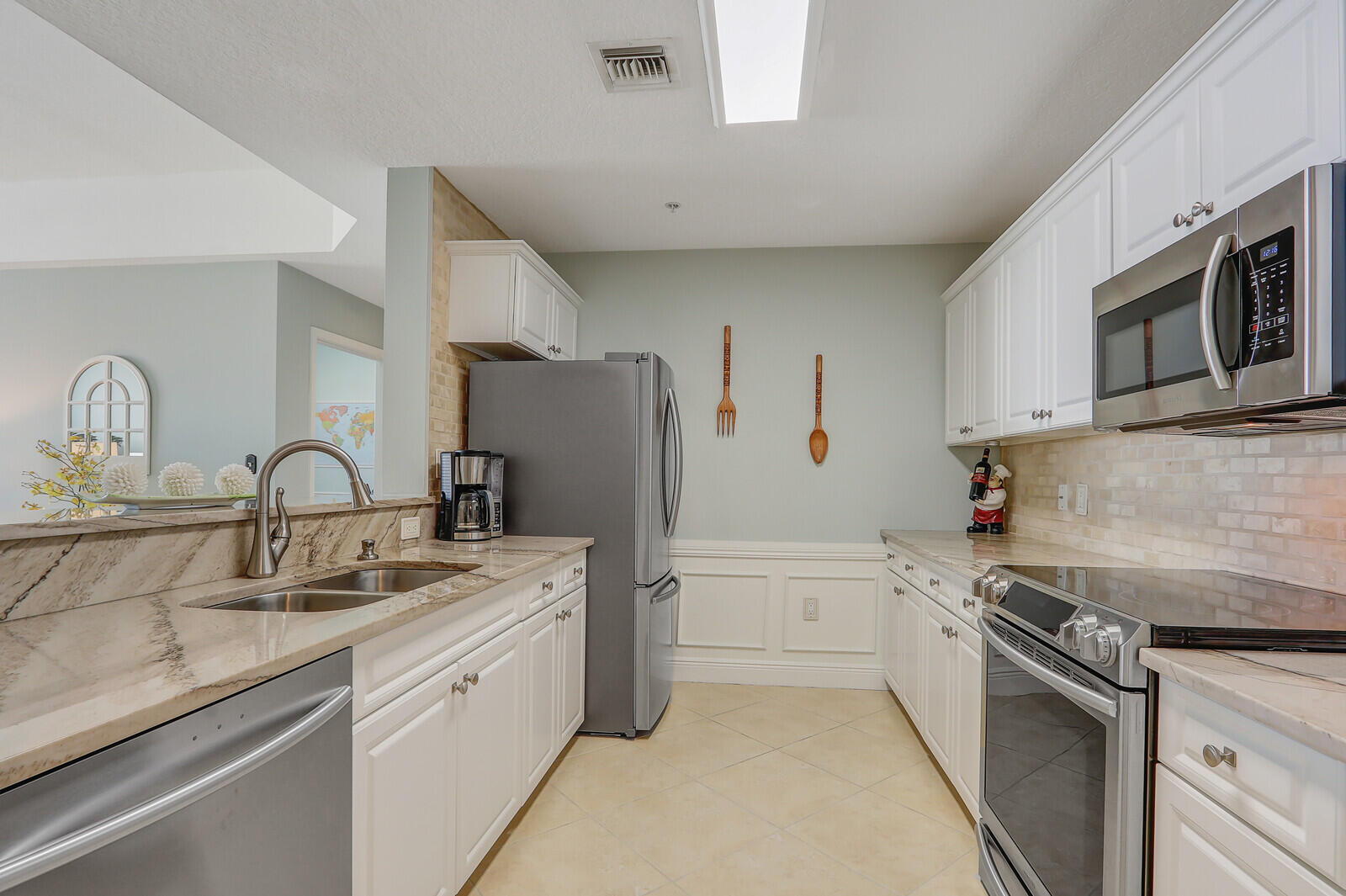 VILLAGE AT ABACOA CONDO - Residential