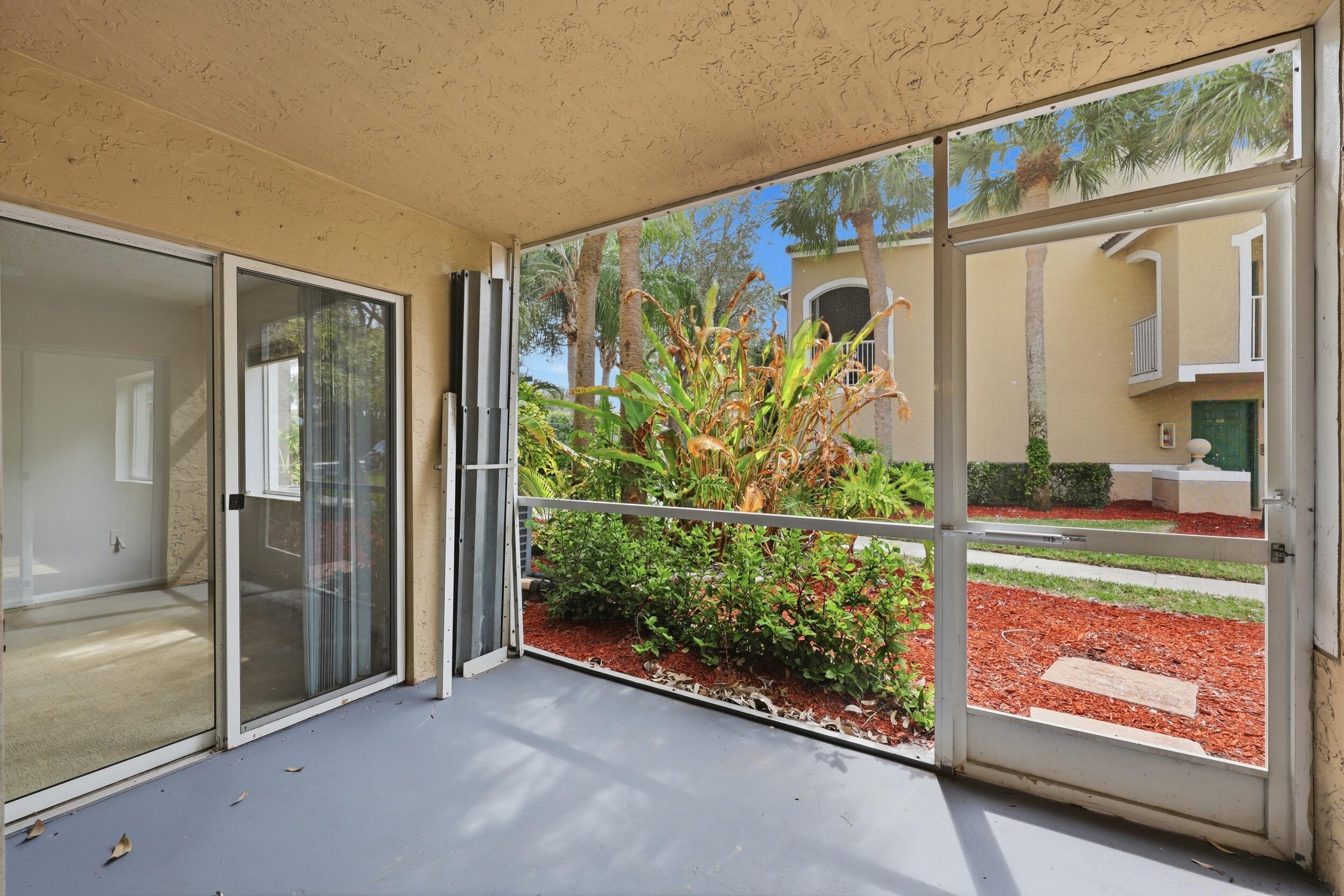 LIGHTHOUSE COVE AT TEQUESTA CONDO - Residential