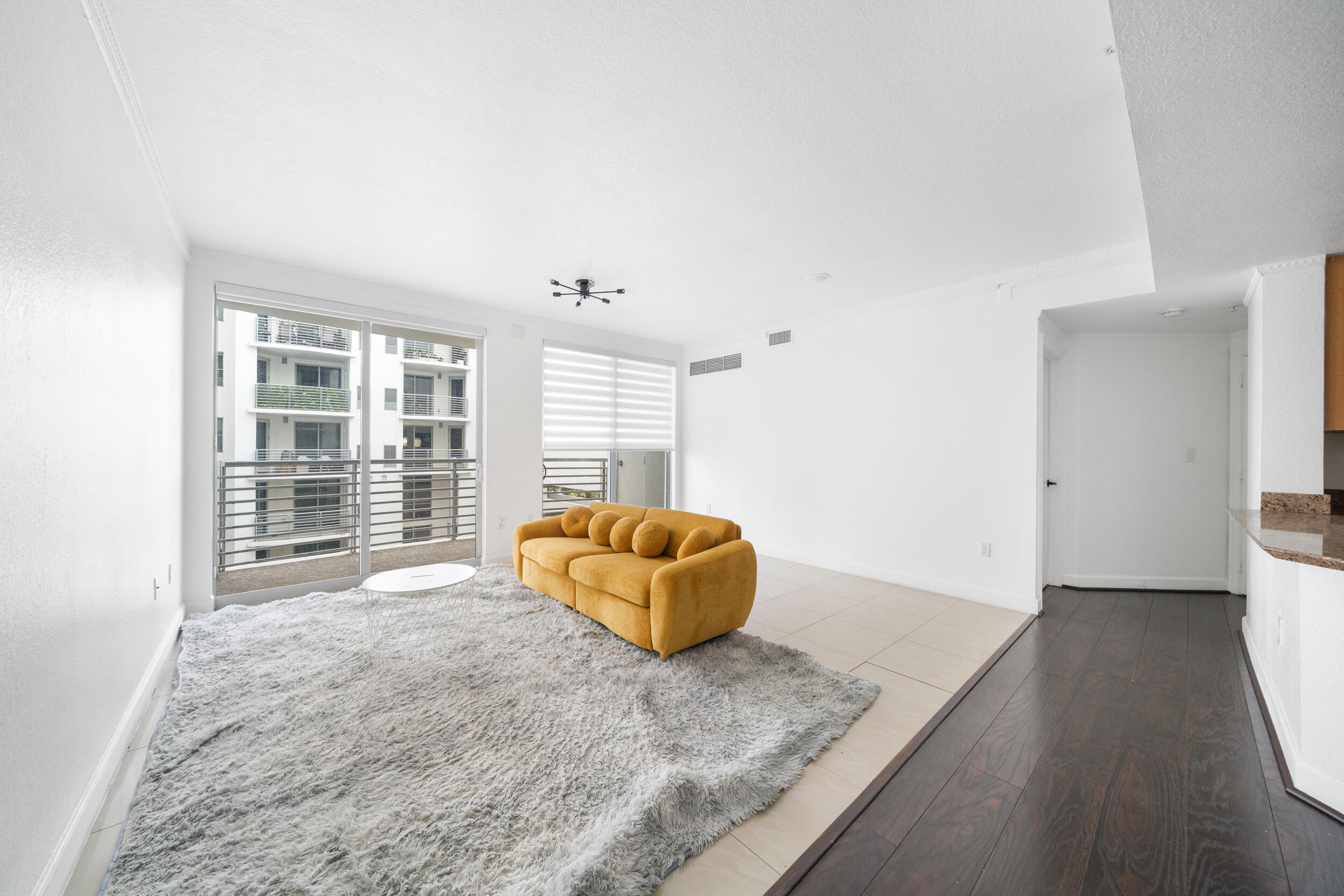 RADIUS CONDO - Residential