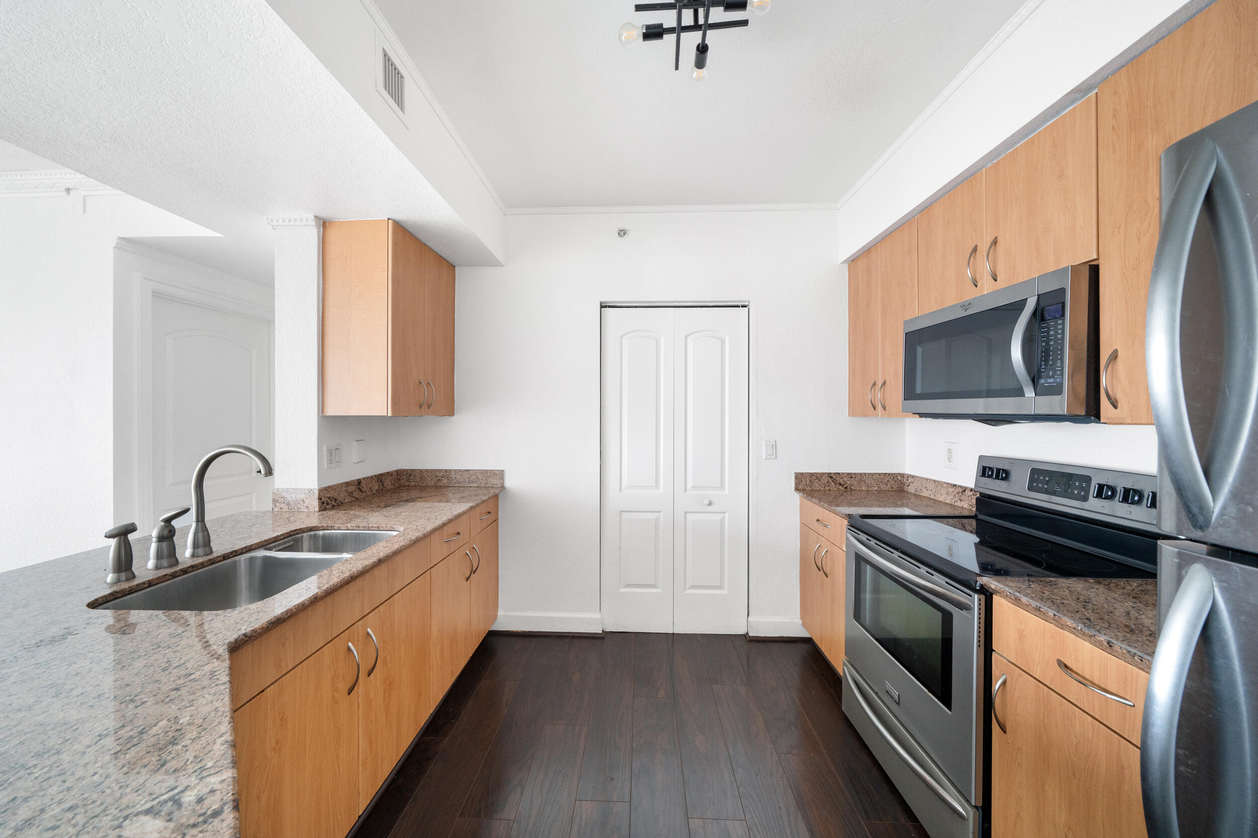 RADIUS CONDO - Residential