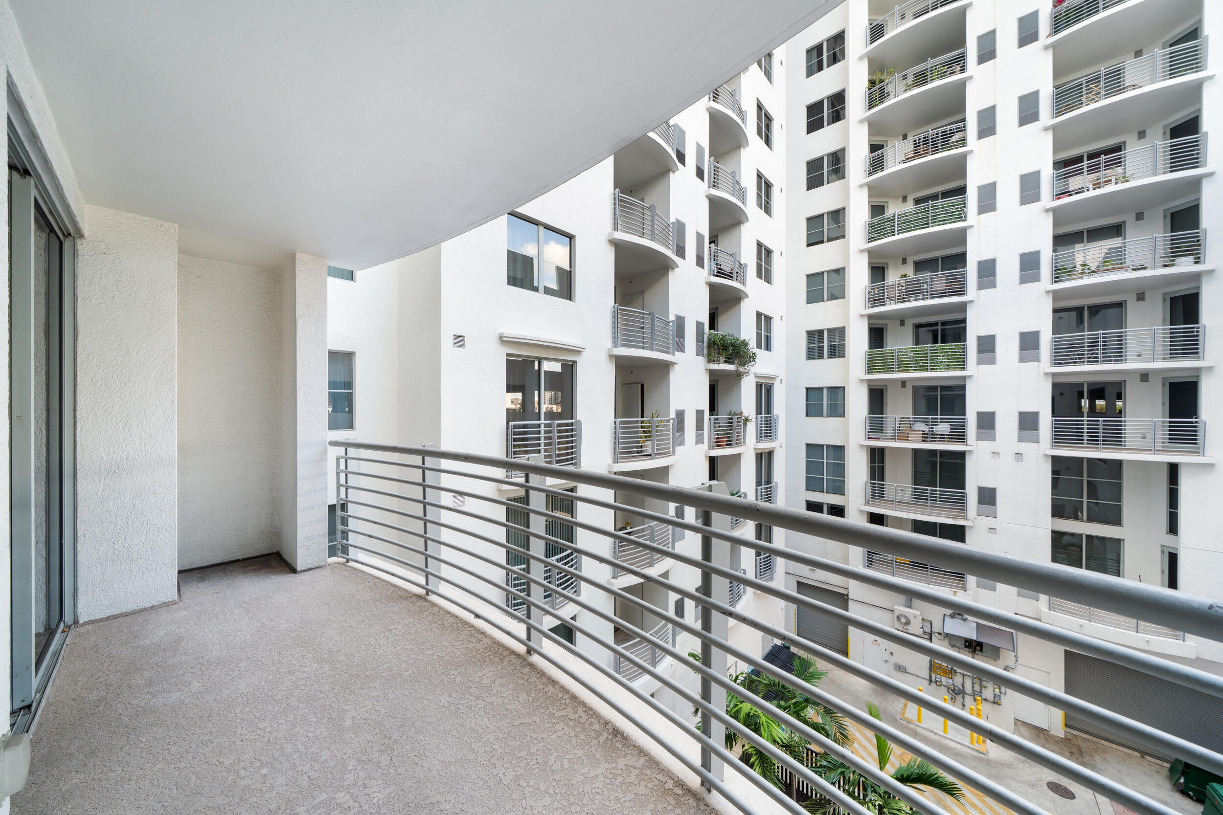 RADIUS CONDO - Residential