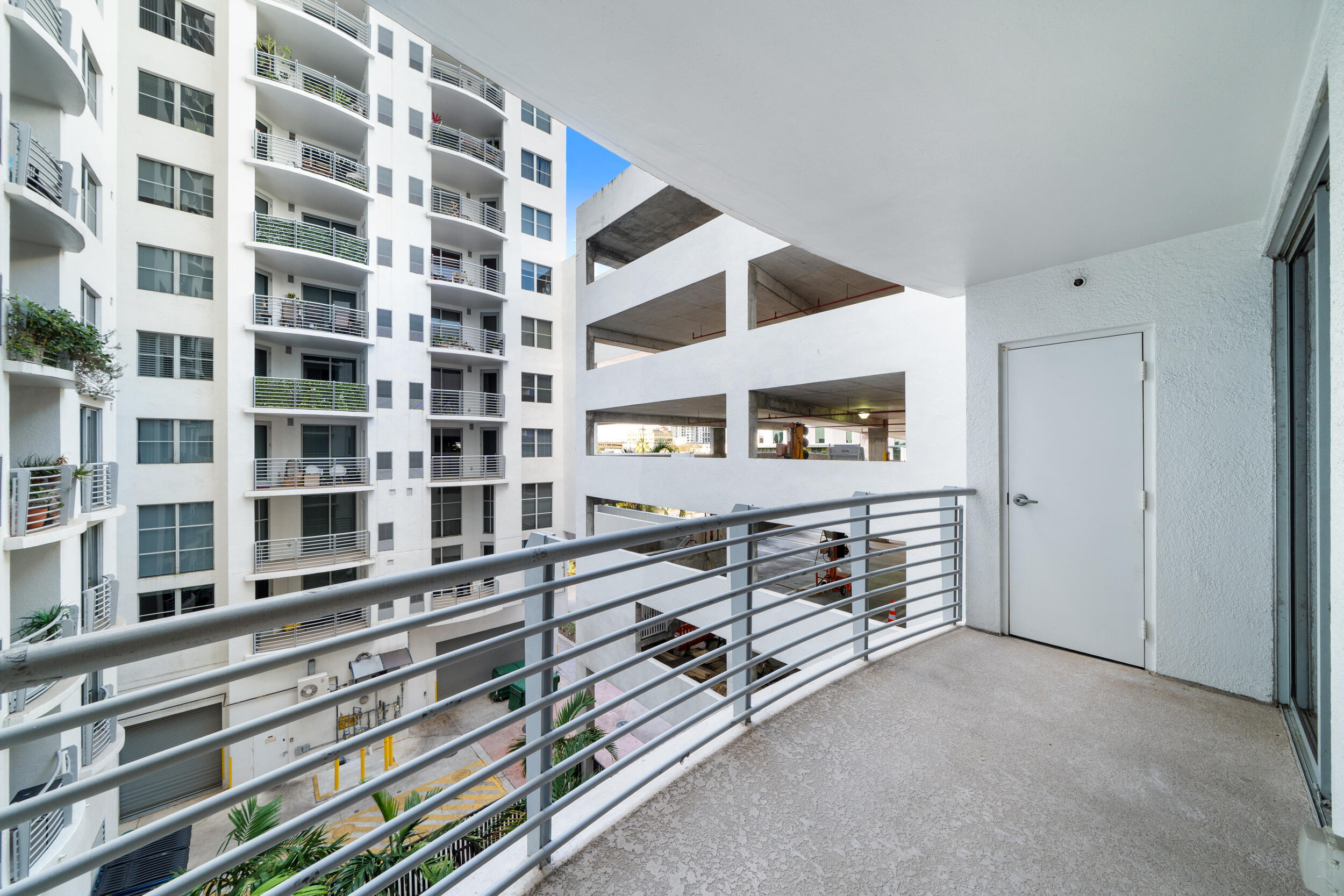 RADIUS CONDO - Residential