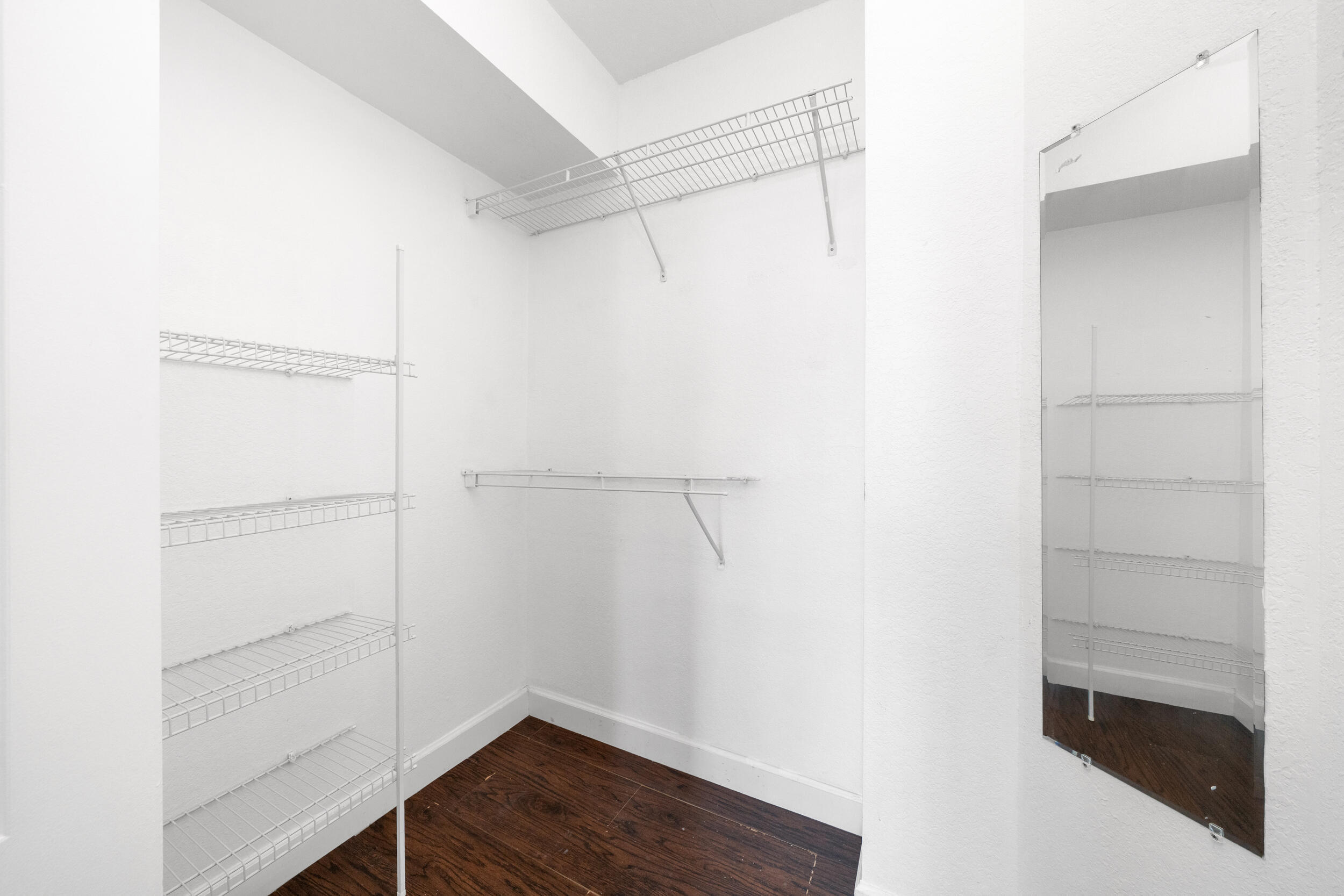 RADIUS CONDO - Residential
