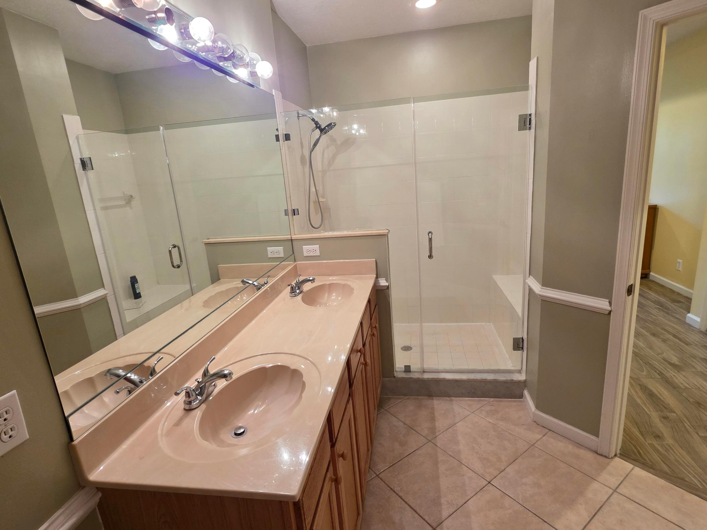 CASTLE PINES CONDOMINIUM - Residential Lease