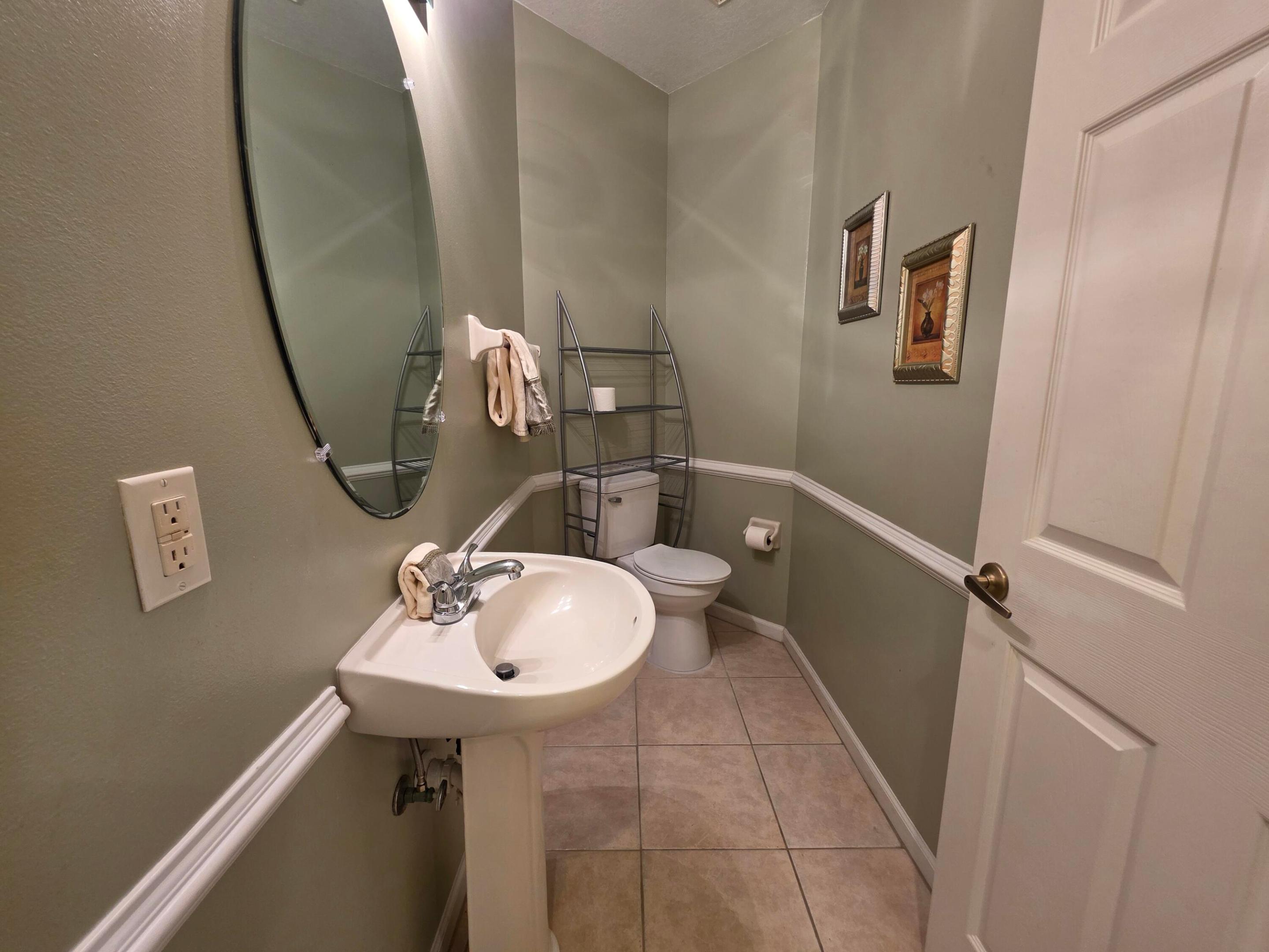 CASTLE PINES CONDOMINIUM - Residential Lease