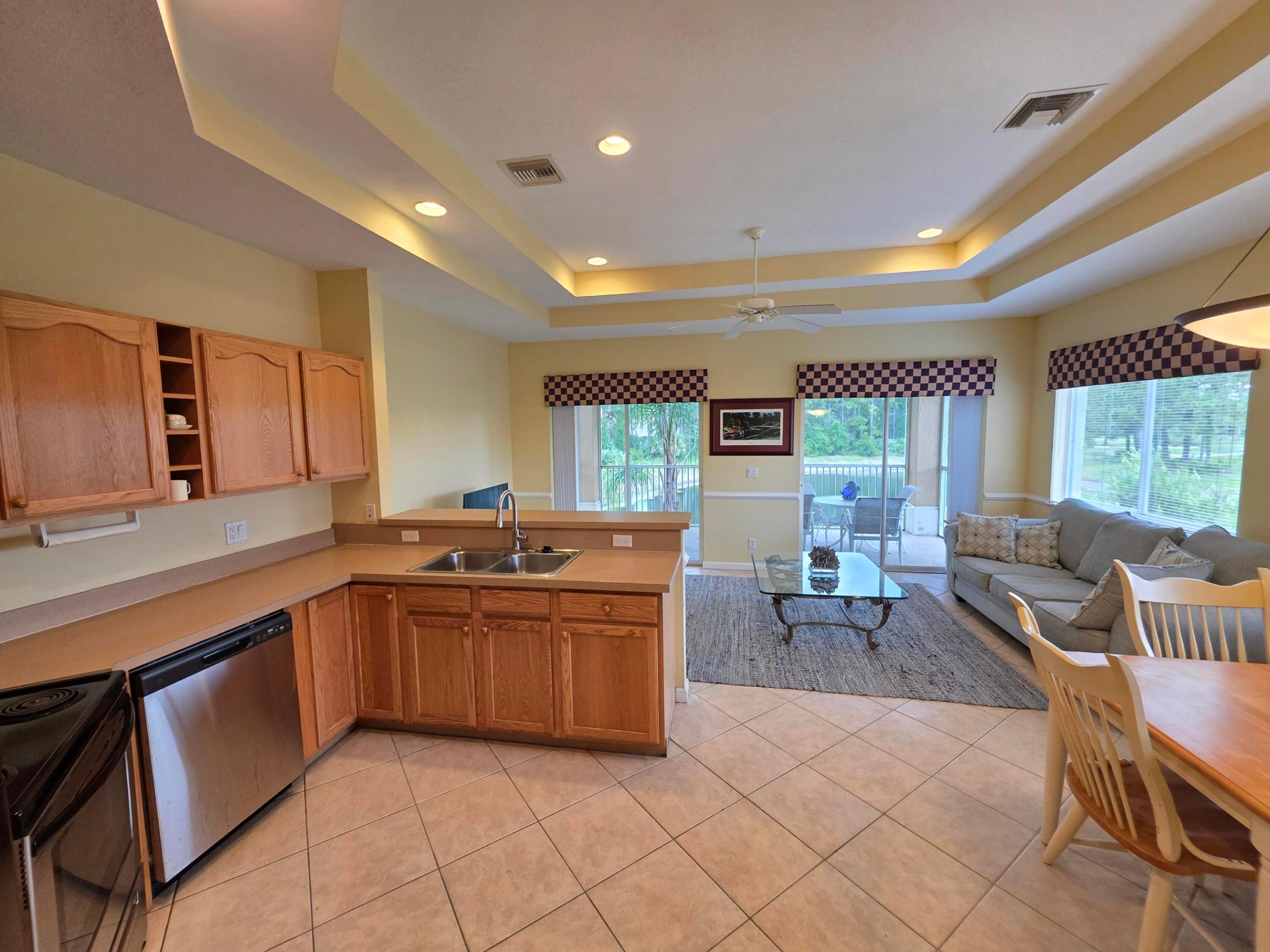 CASTLE PINES CONDOMINIUM - Residential Lease