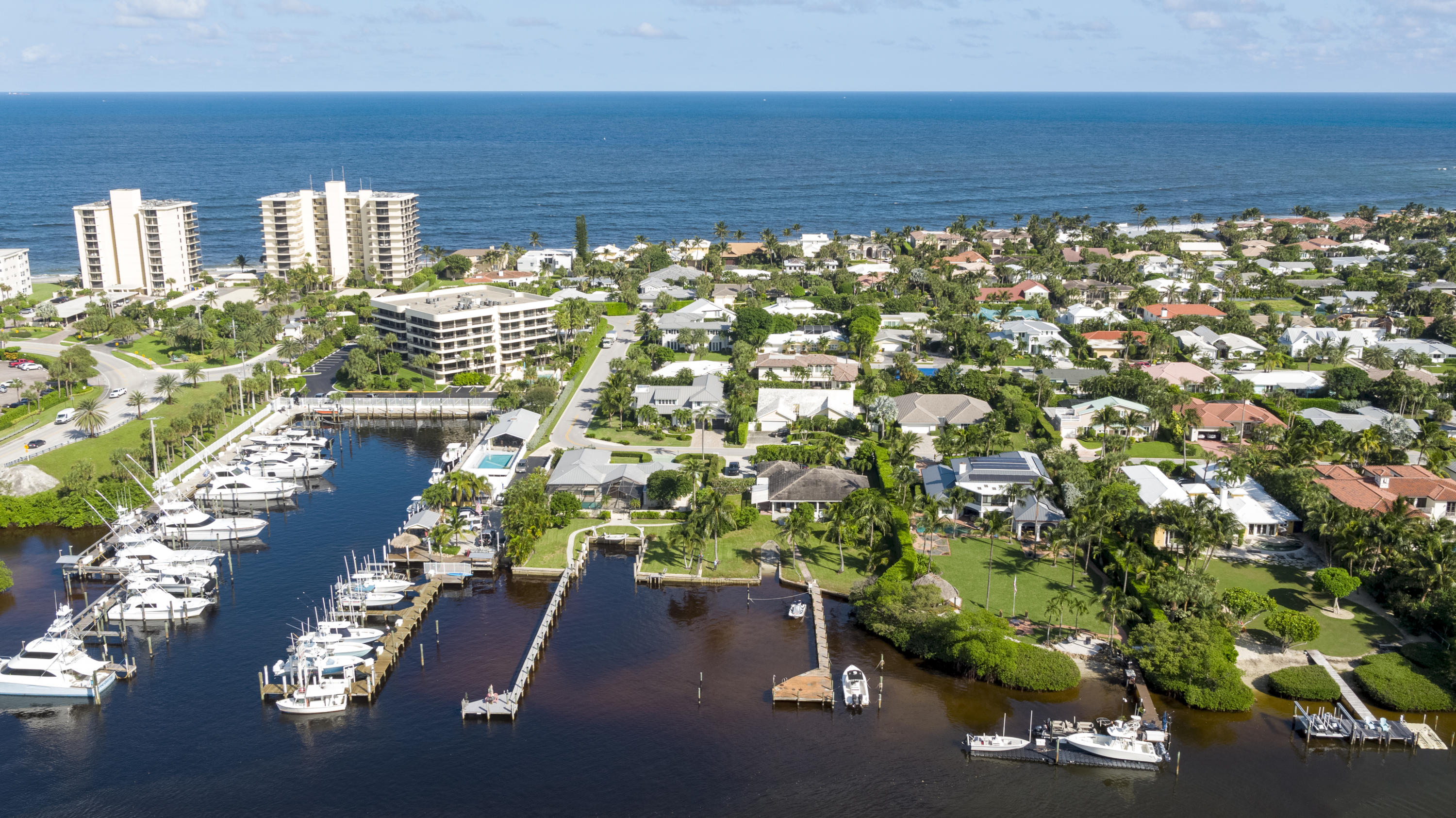 Here is your opportunity to own the only intra-coastal waterfront homesite in Jupiter Inlet Colony. Sit on your dock which is set along the bluest waters on the East Coast overlooking the historic Jupiter​​‌​​​​‌​‌​​​‌‌​​​‌‌‌​​‌​​‌‌​​​​ Lighthouse.
