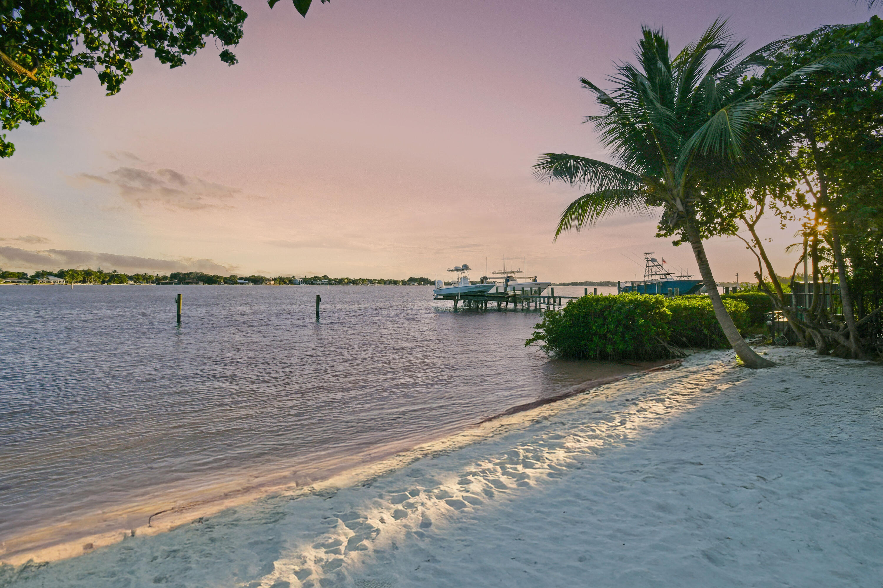 RIVERSIDE ON THE LOXAHATCHEE - Land