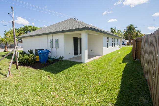 LANTANA - Residential Lease