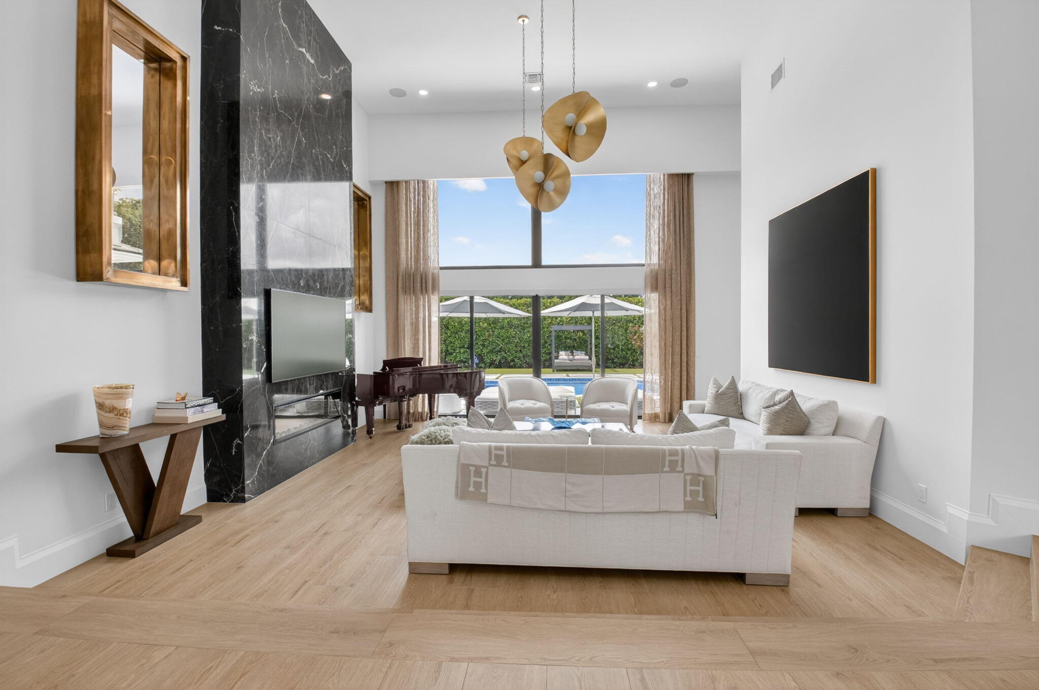 DEVON PLACE - Residential