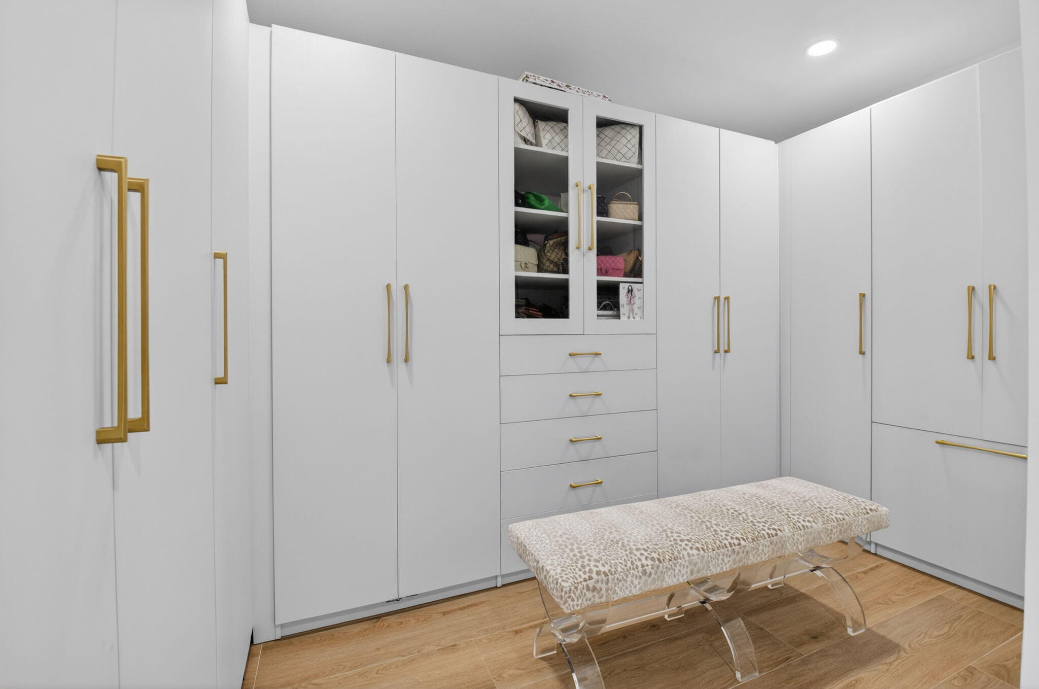DEVON PLACE - Residential