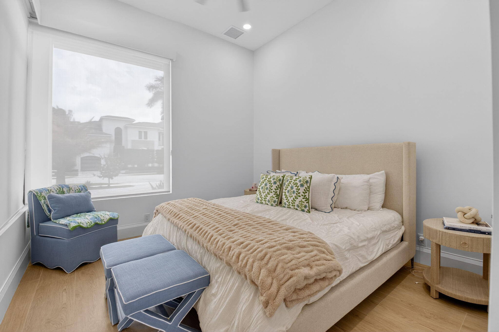 DEVON PLACE - Residential