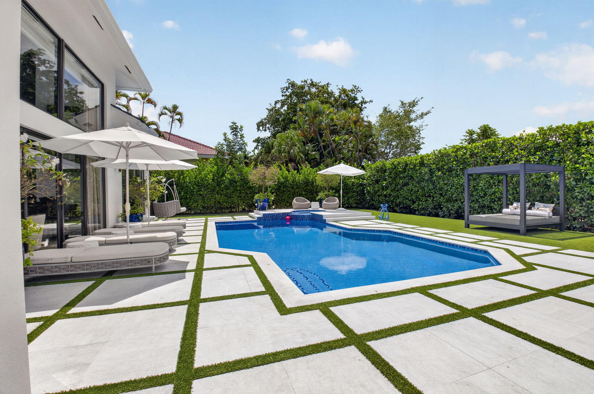 DEVON PLACE - Residential