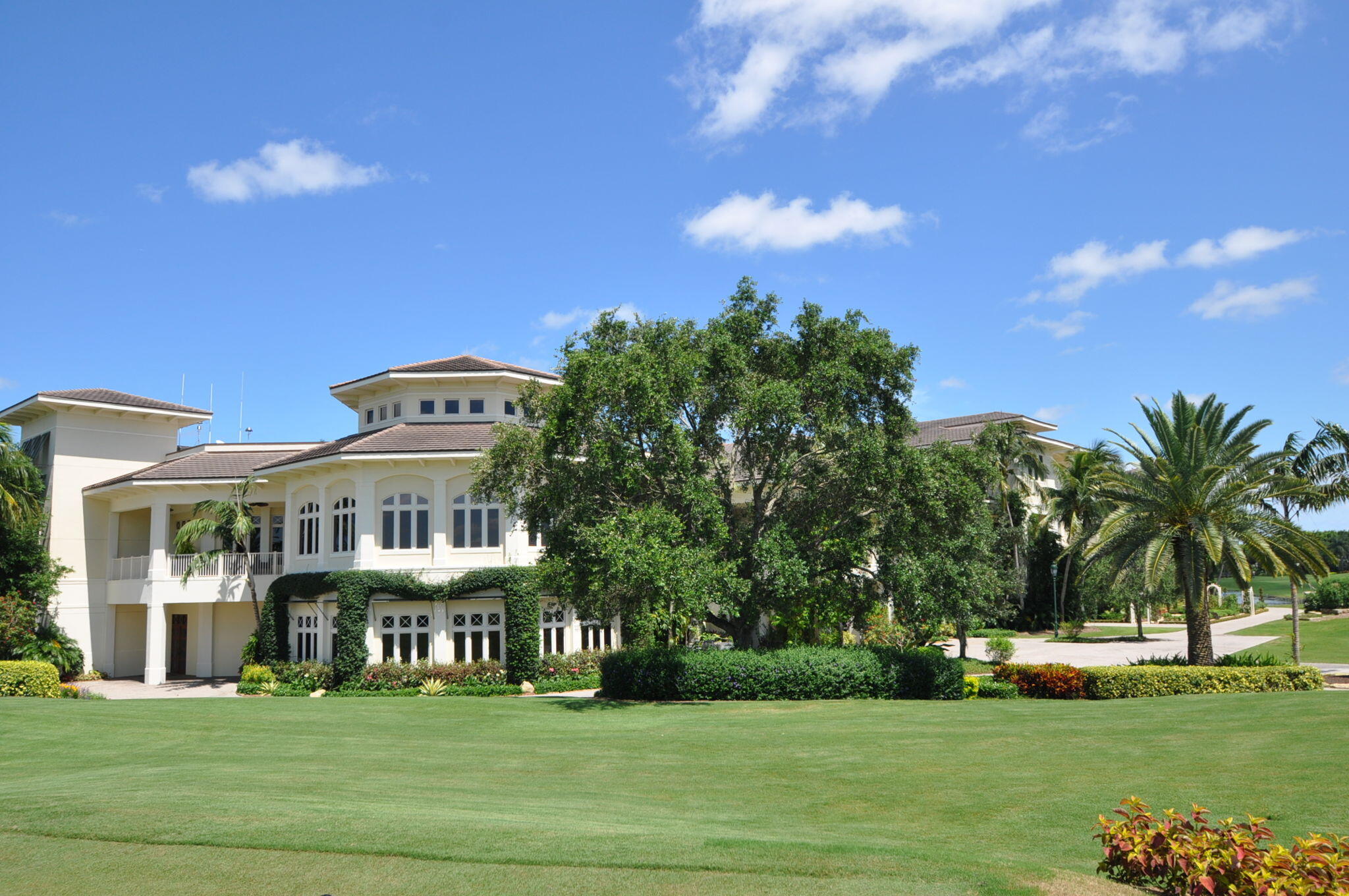 DEVON PLACE - Residential