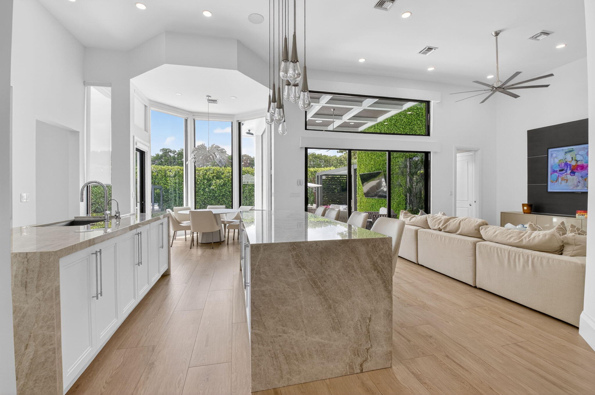 DEVON PLACE - Residential