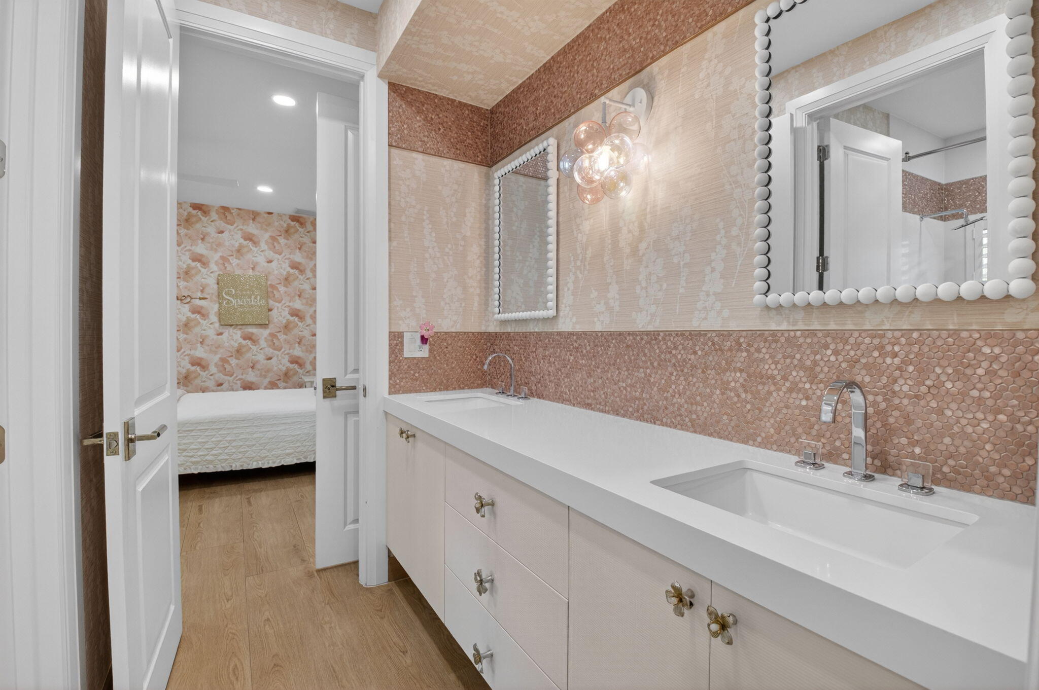 DEVON PLACE - Residential
