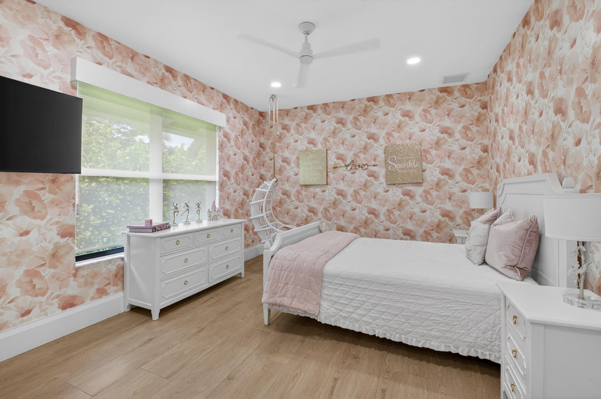 DEVON PLACE - Residential