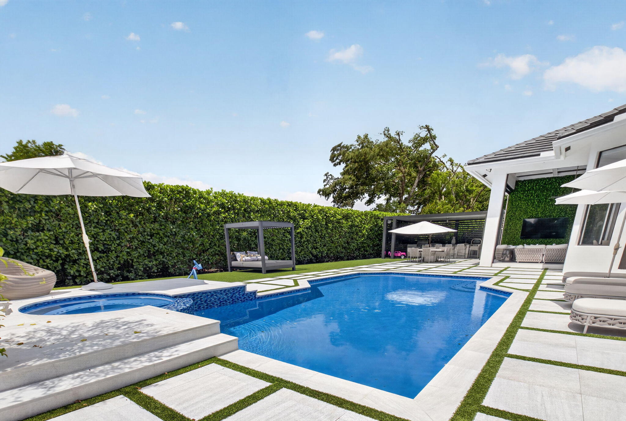 DEVON PLACE - Residential