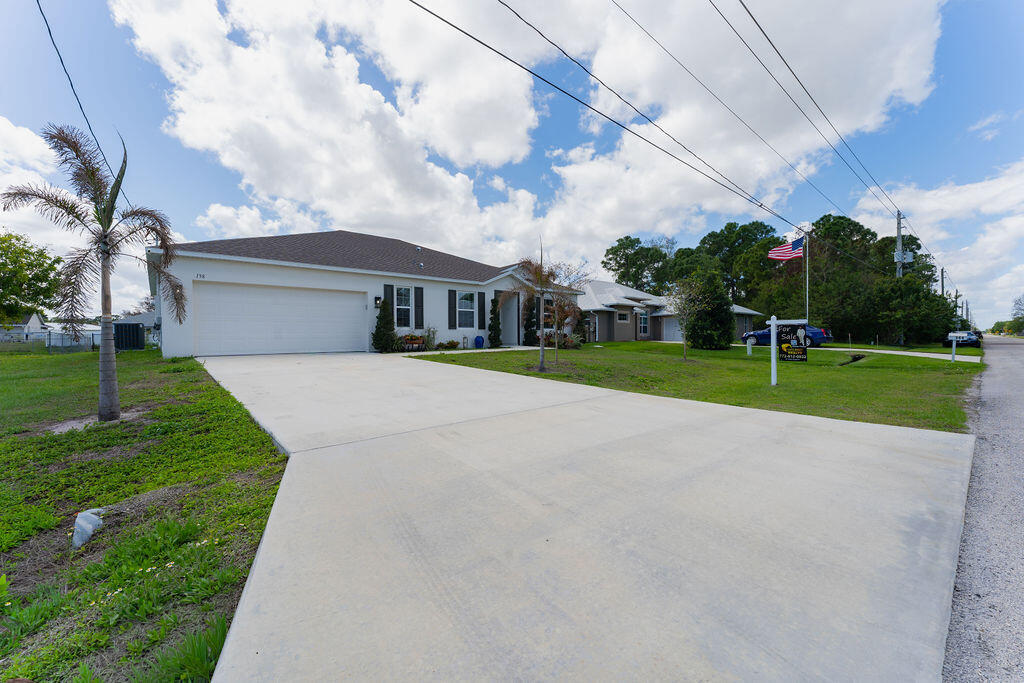 PORT ST LUCIE SECTION 13 - Residential