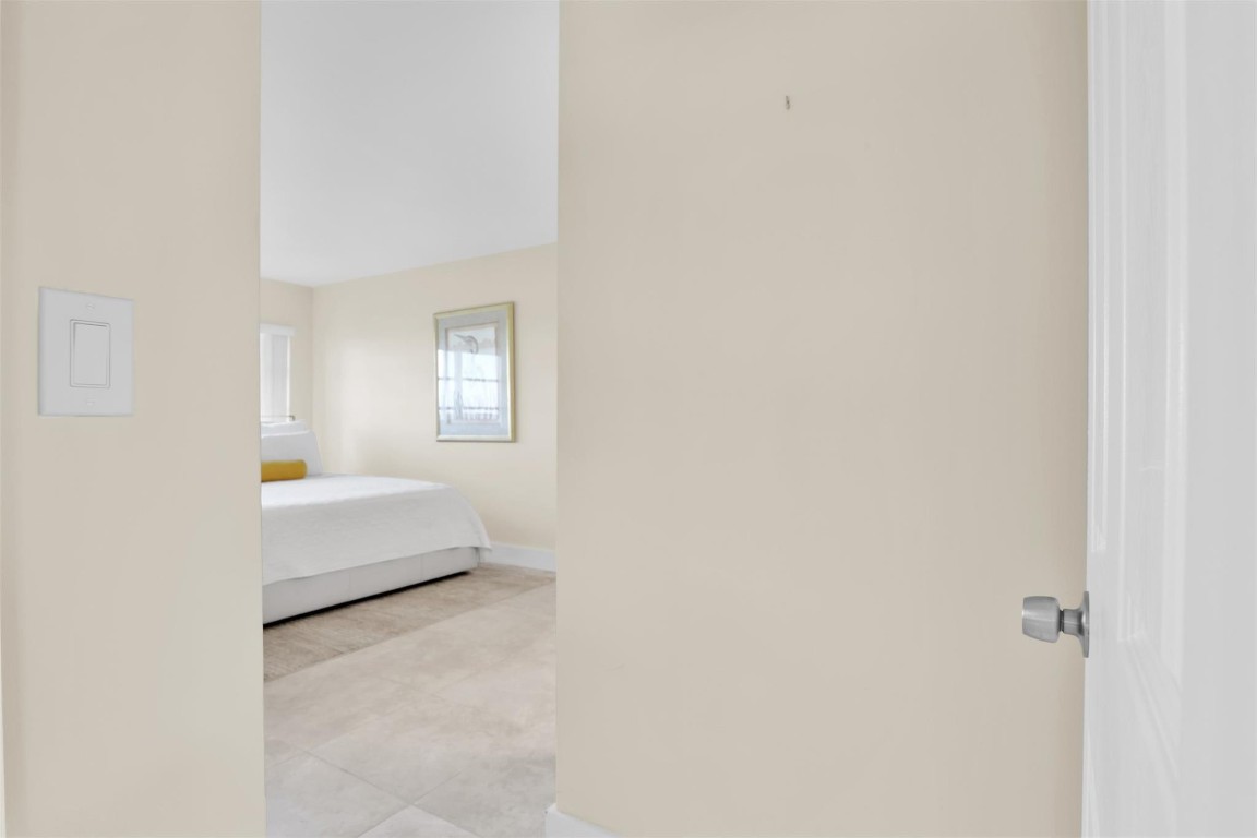 Country Club Tower - Residential