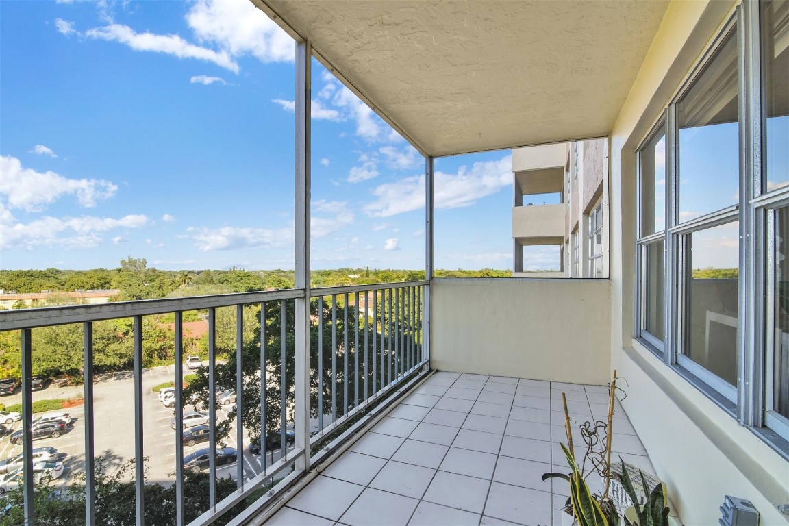 Country Club Tower - Residential