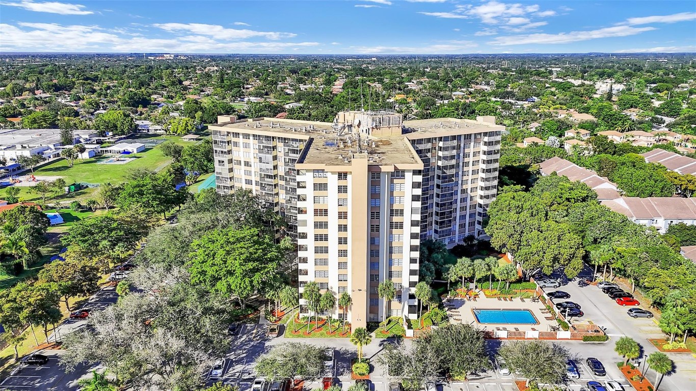 Country Club Tower - Residential