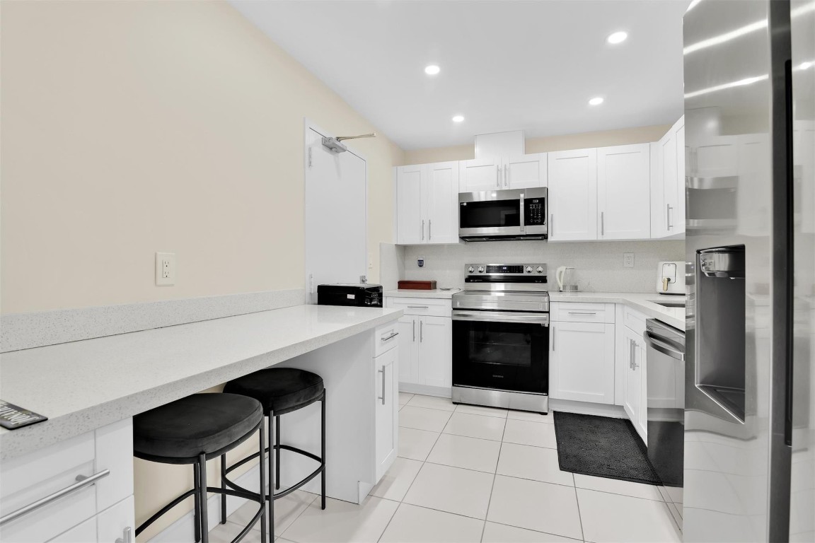 Country Club Tower - Residential