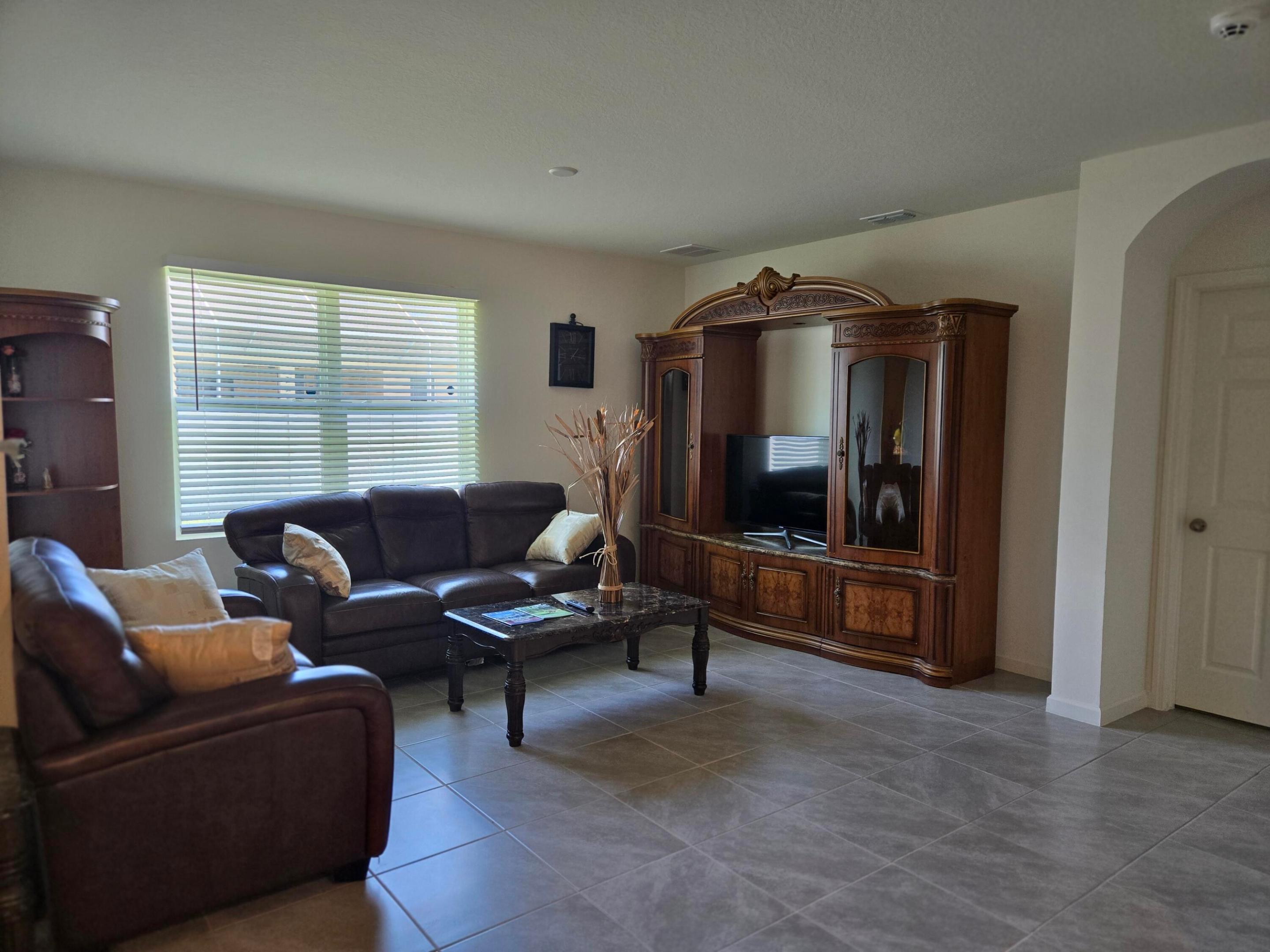 PORT ST LUCIE SECTION 18 - Residential