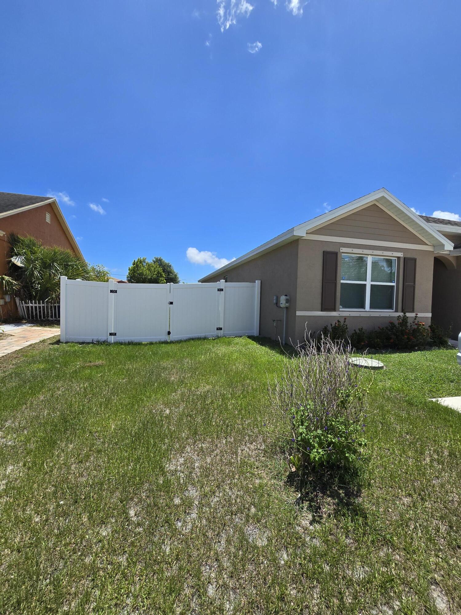 PORT ST LUCIE SECTION 18 - Residential