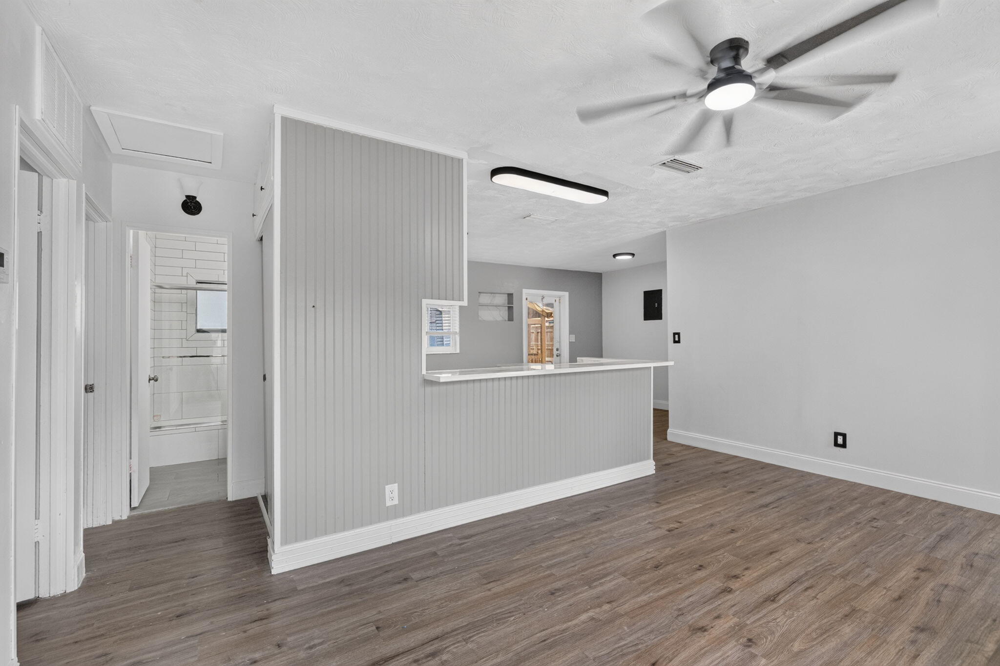 COLLIER ESTATES 1ST ADD - Residential Lease