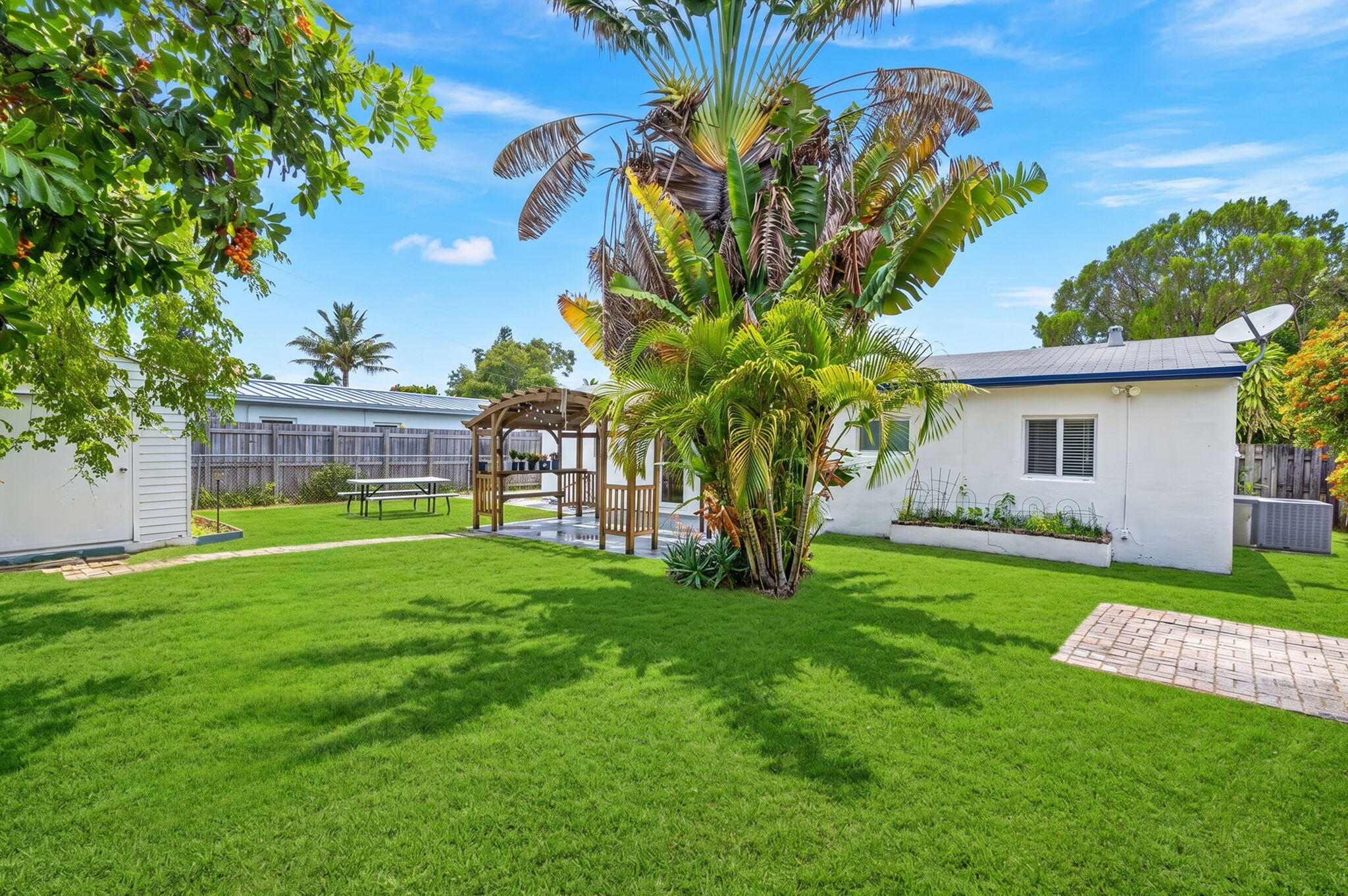 COLLIER ESTATES 1ST ADD - Residential Lease