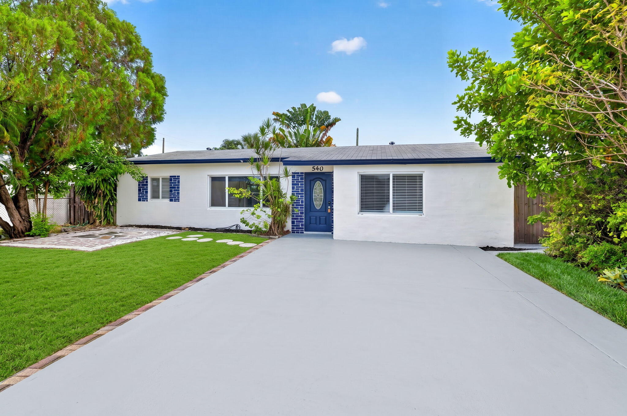 COLLIER ESTATES 1ST ADD - Residential Lease