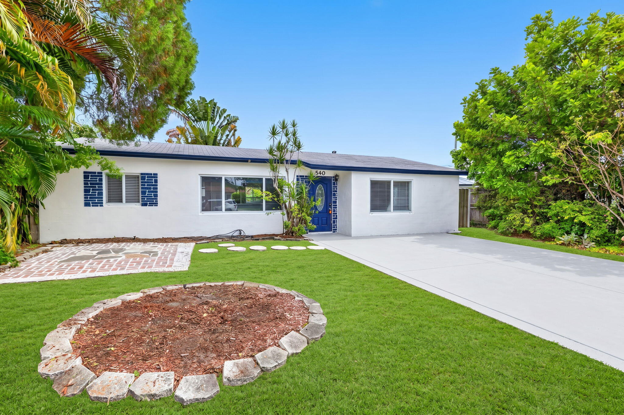 COLLIER ESTATES 1ST ADD - Residential Lease