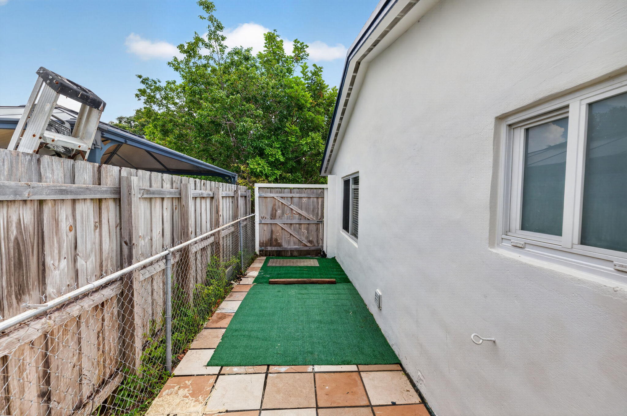 COLLIER ESTATES 1ST ADD - Residential Lease
