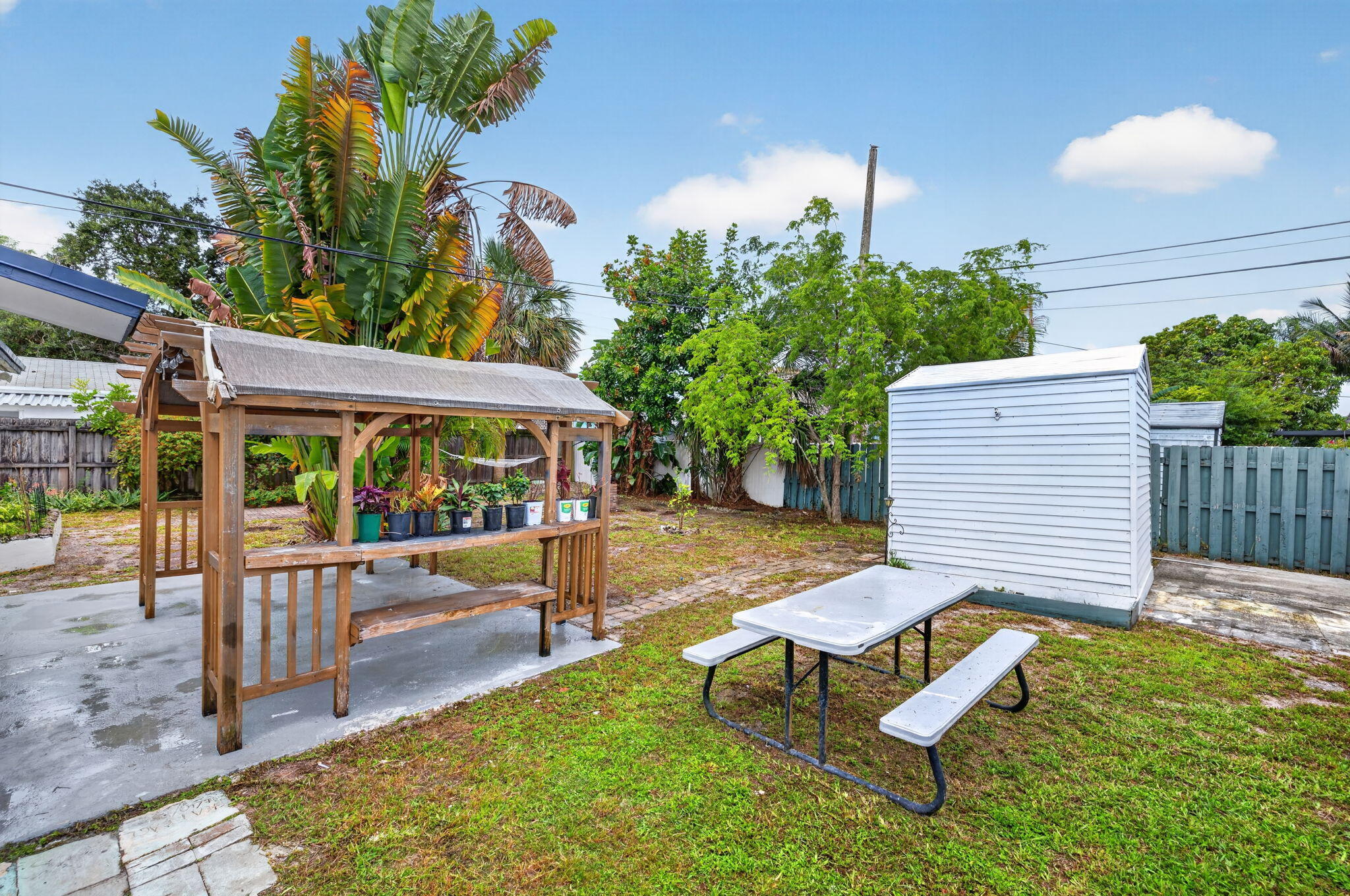 COLLIER ESTATES 1ST ADD - Residential Lease
