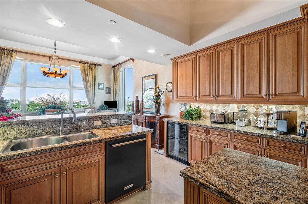 MIZNER GRAND CONDO - Residential