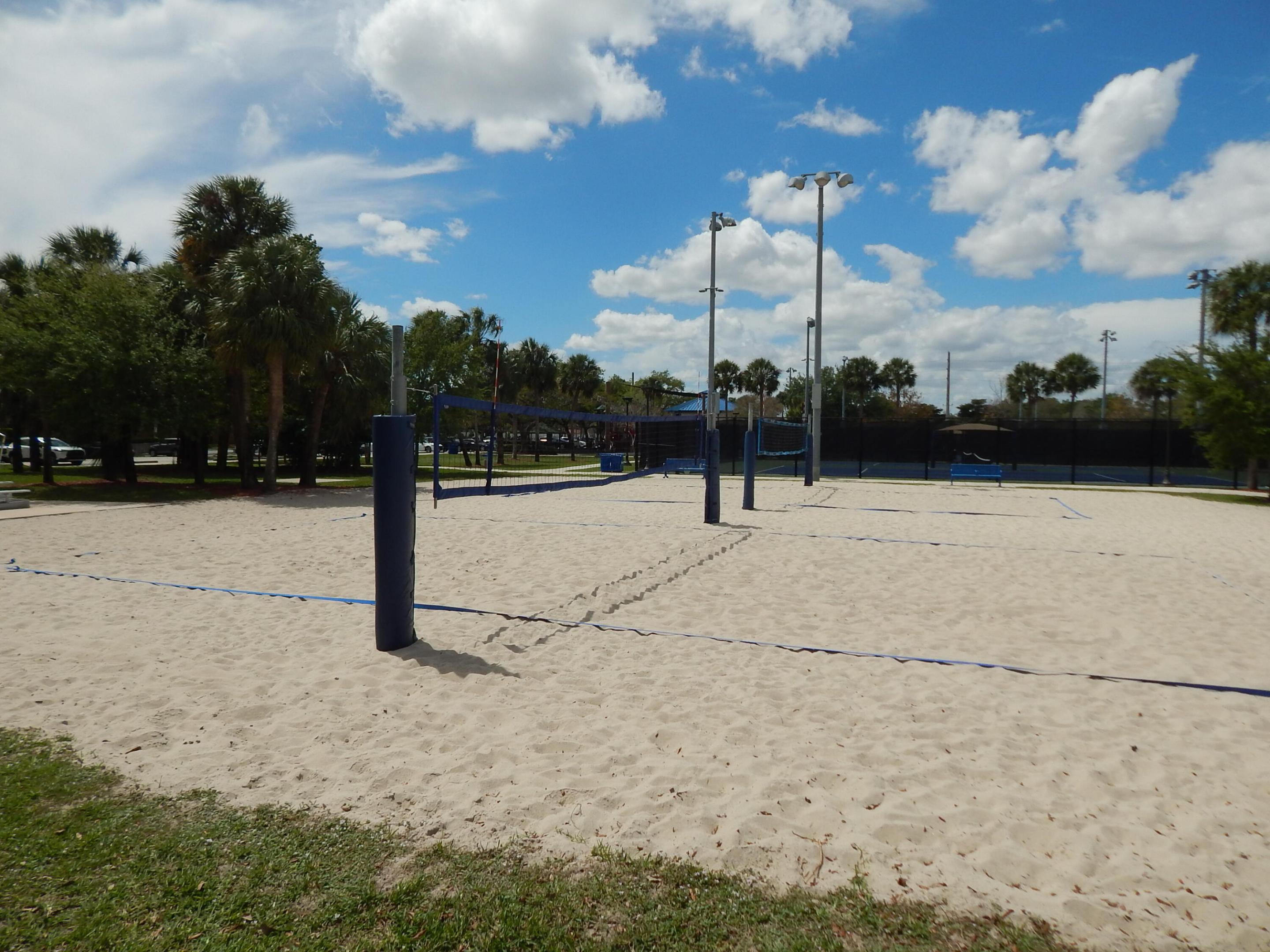 HAMMOCKS-LAKE FOREST CONDO - Residential