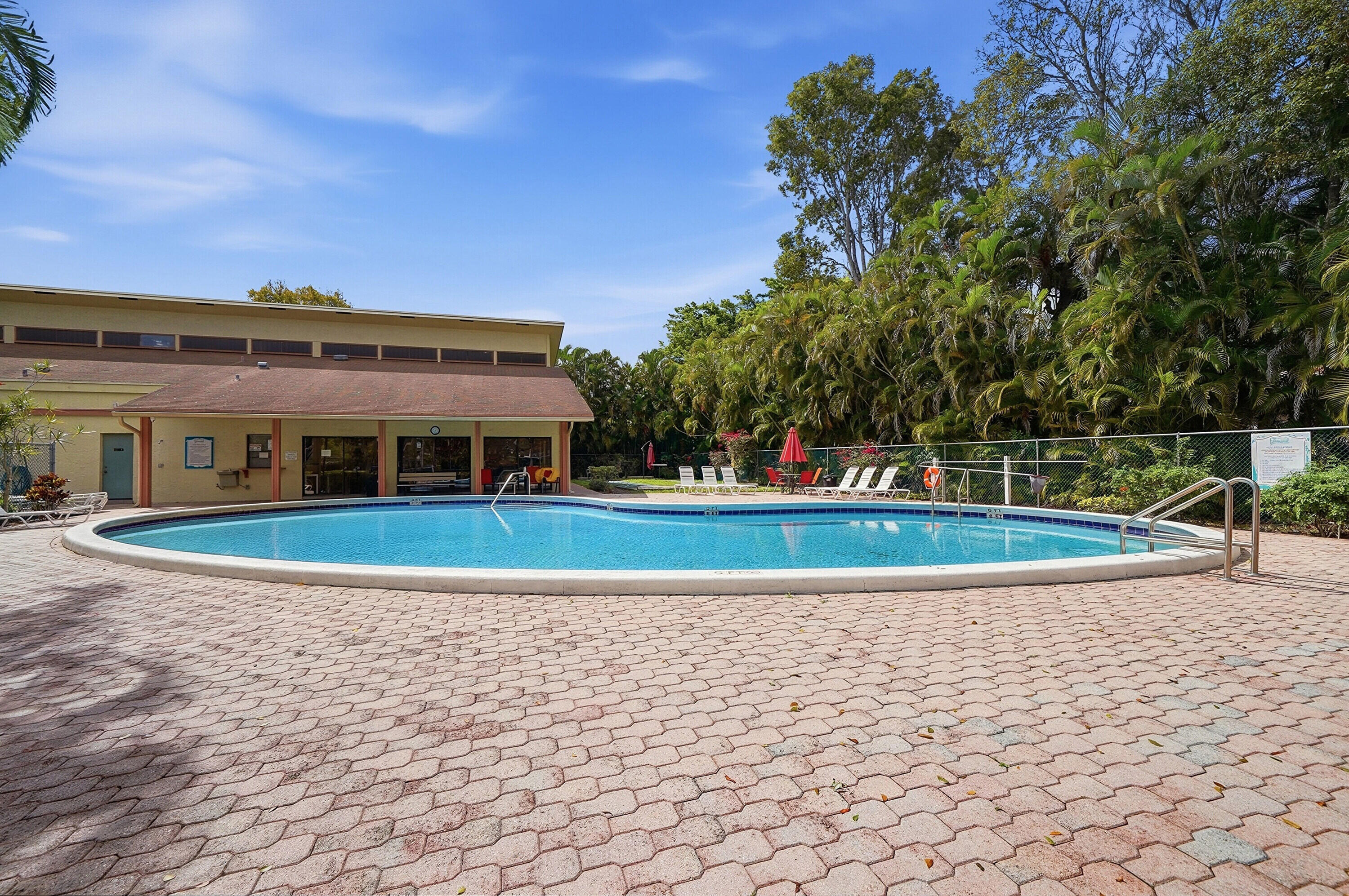 HAMMOCKS-LAKE FOREST CONDO - Residential