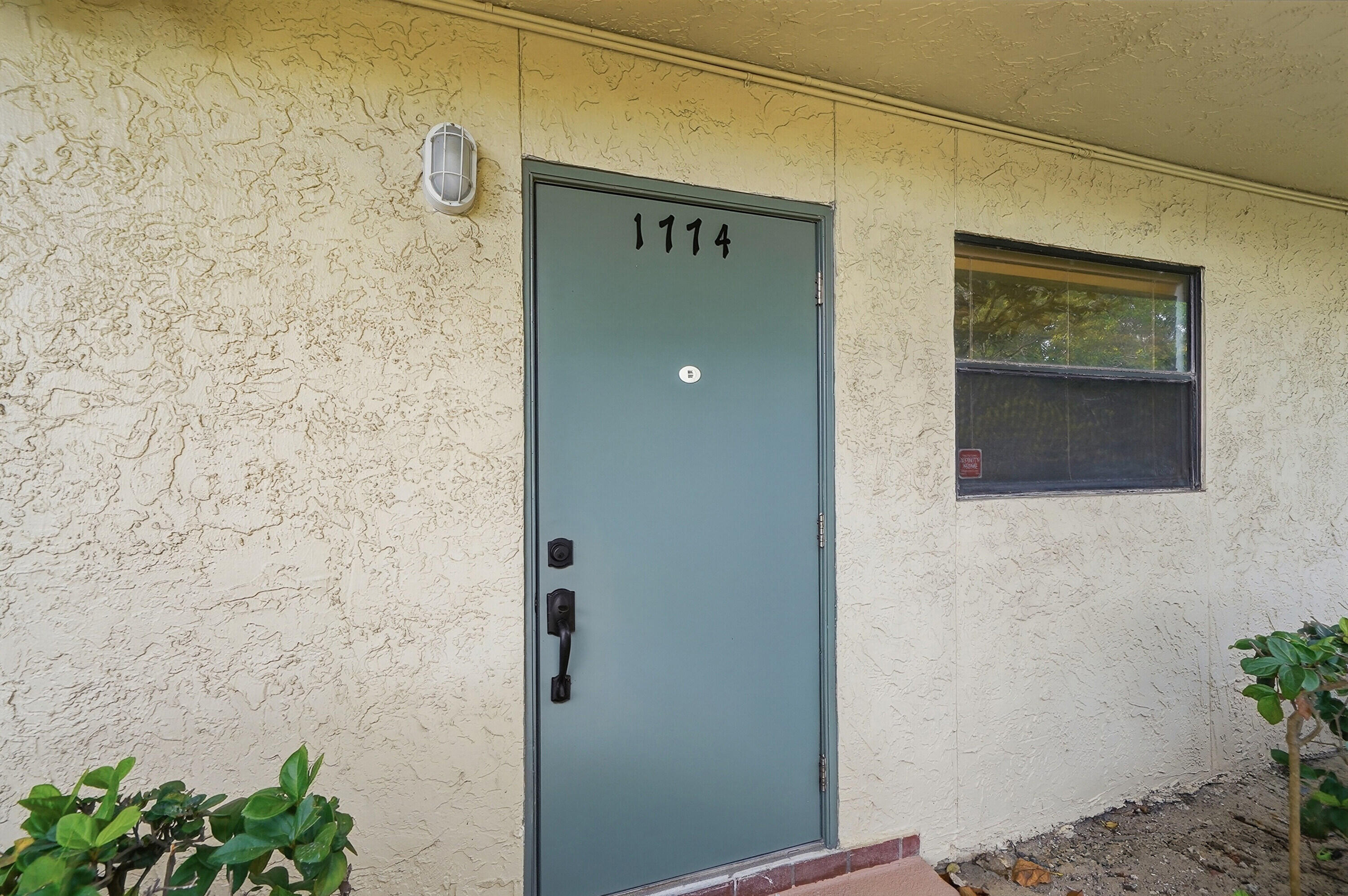 HAMMOCKS-LAKE FOREST CONDO - Residential