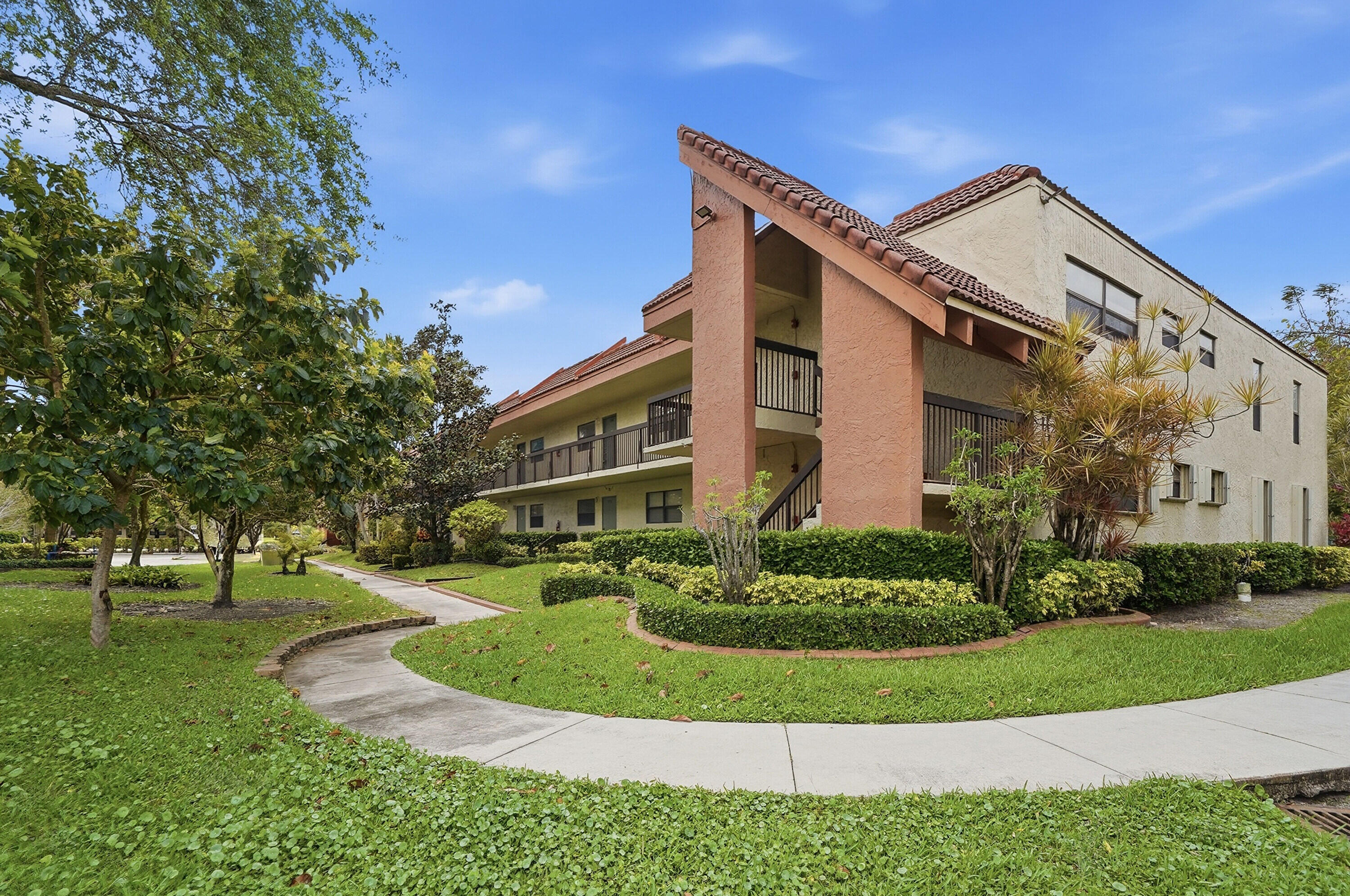 HAMMOCKS-LAKE FOREST CONDO - Residential