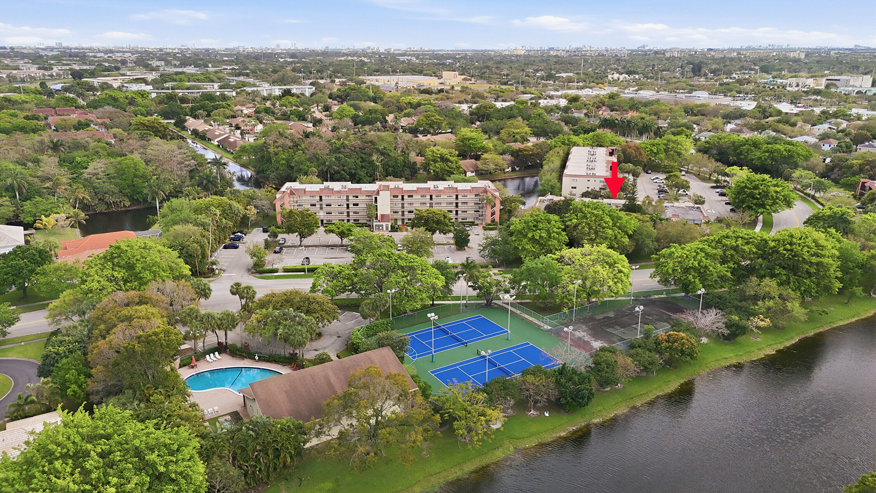 HAMMOCKS-LAKE FOREST CONDO - Residential