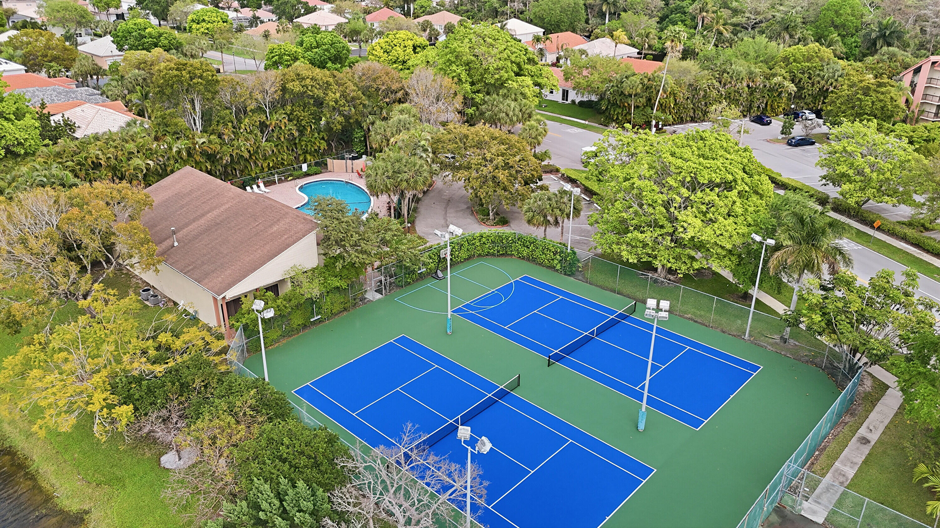 HAMMOCKS-LAKE FOREST CONDO - Residential