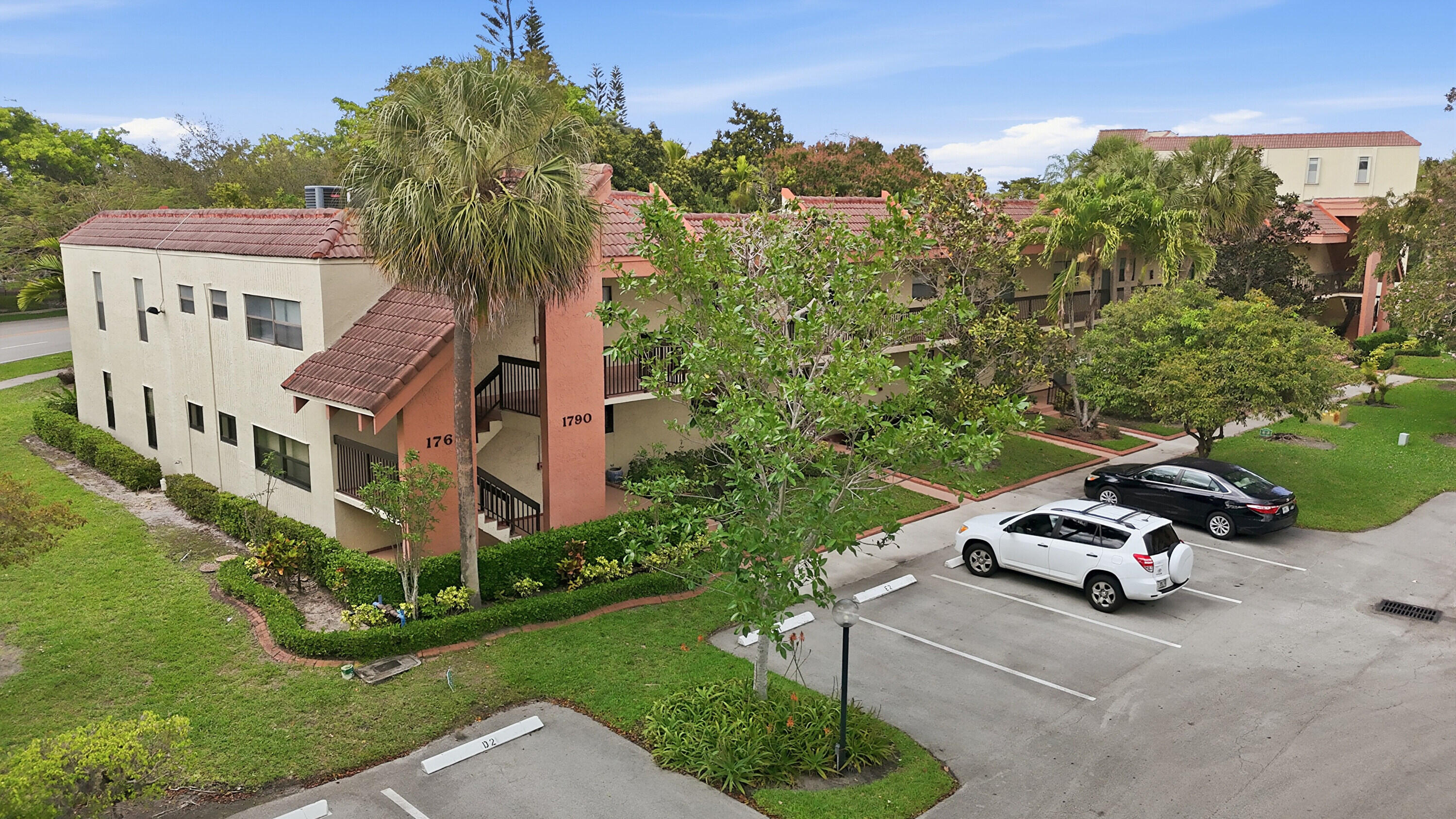 HAMMOCKS-LAKE FOREST CONDO - Residential