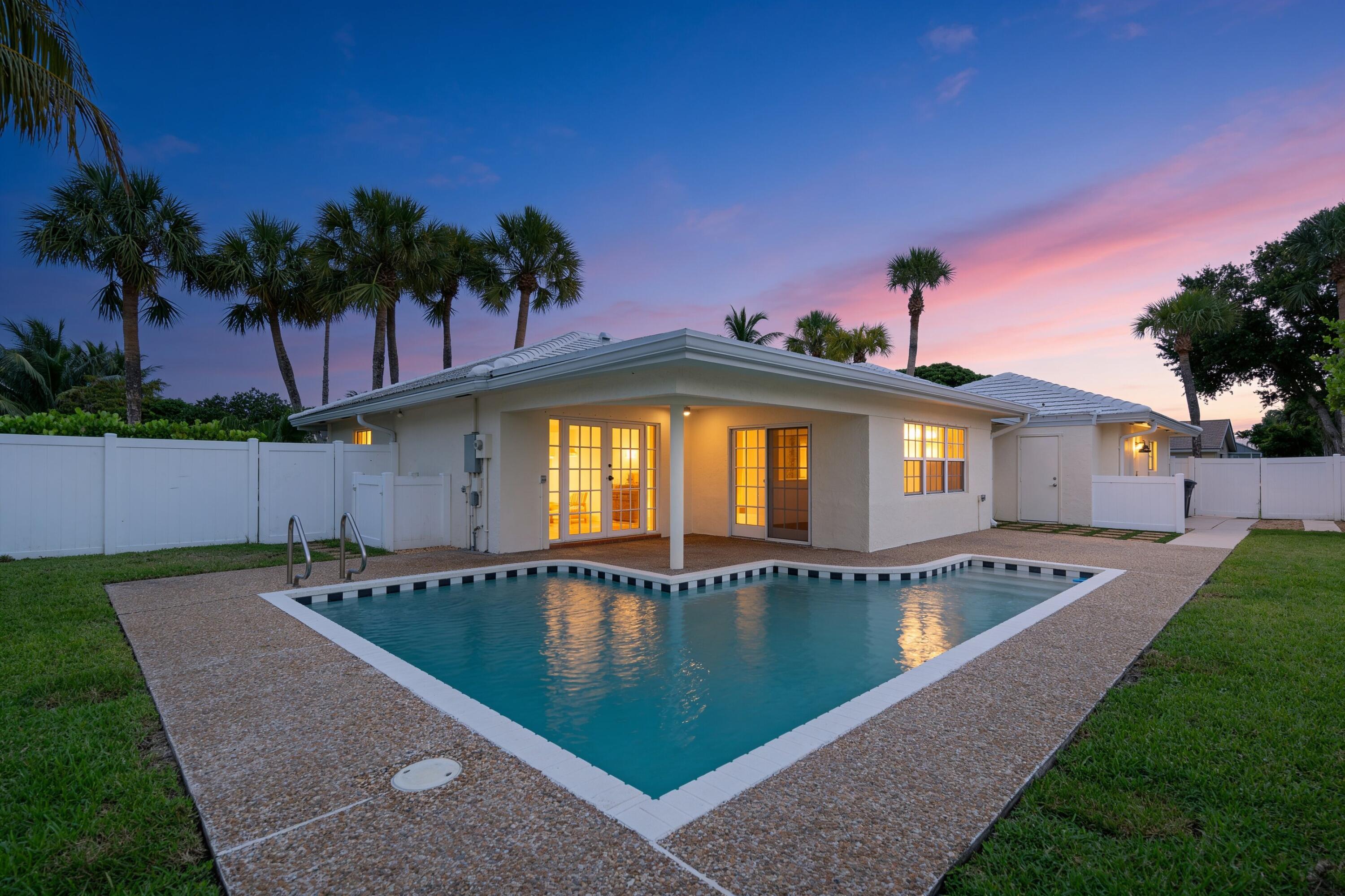 BOCA RATON SQUARE 17 - Residential