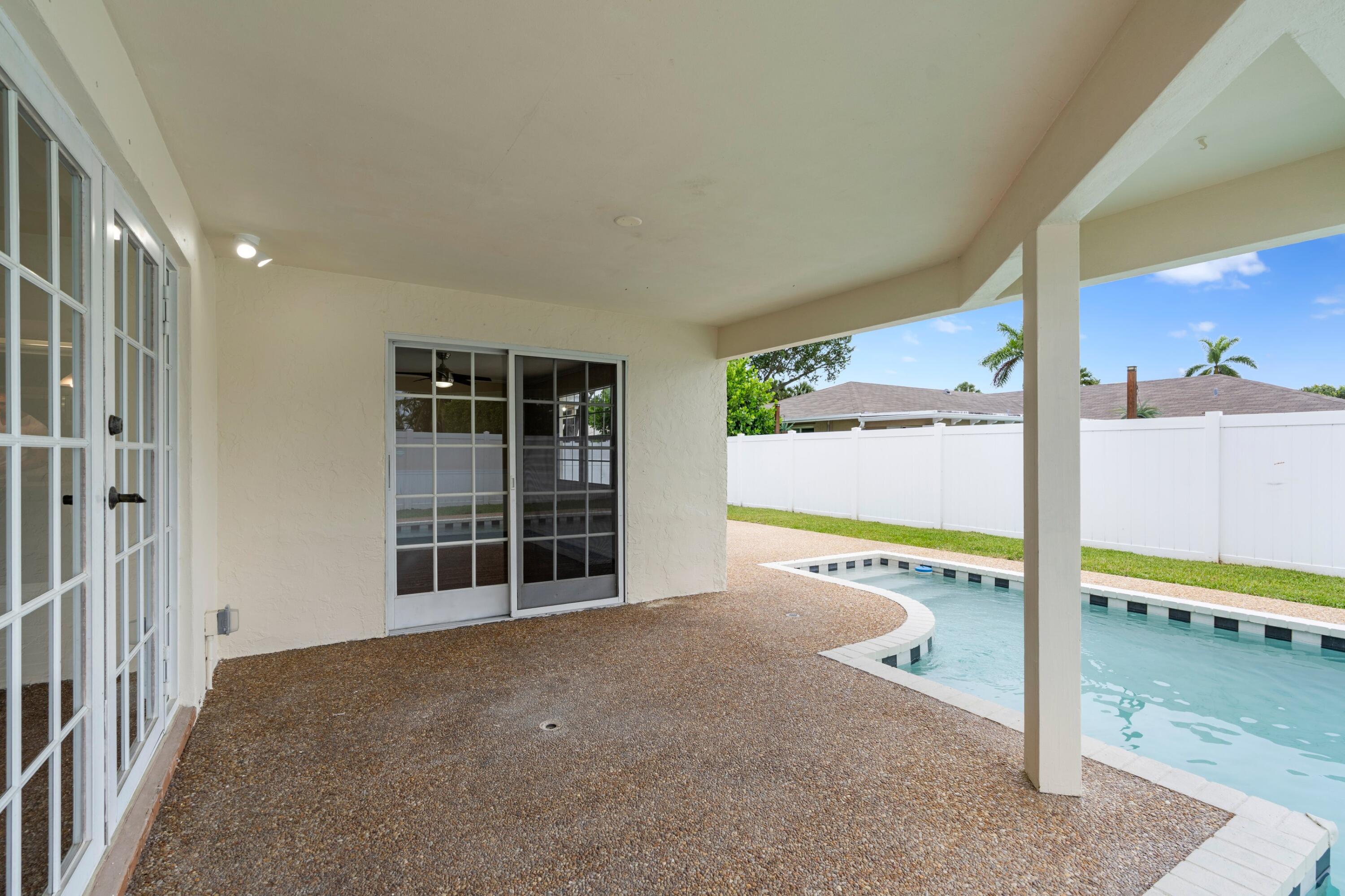 BOCA RATON SQUARE 17 - Residential
